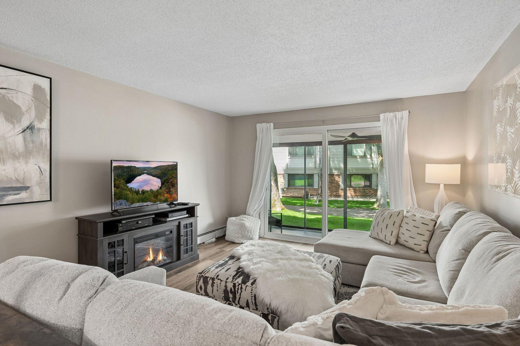 10540 43rd Avenue N Unit: 103