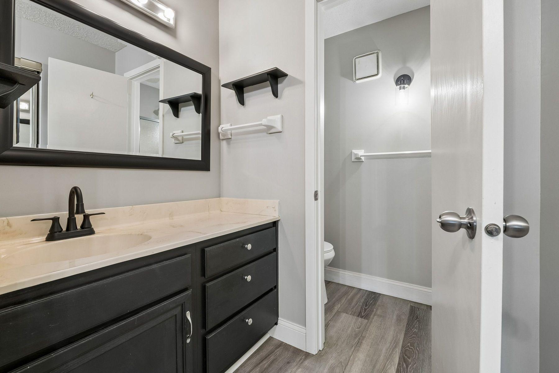 10540 43rd Avenue N Unit: 103