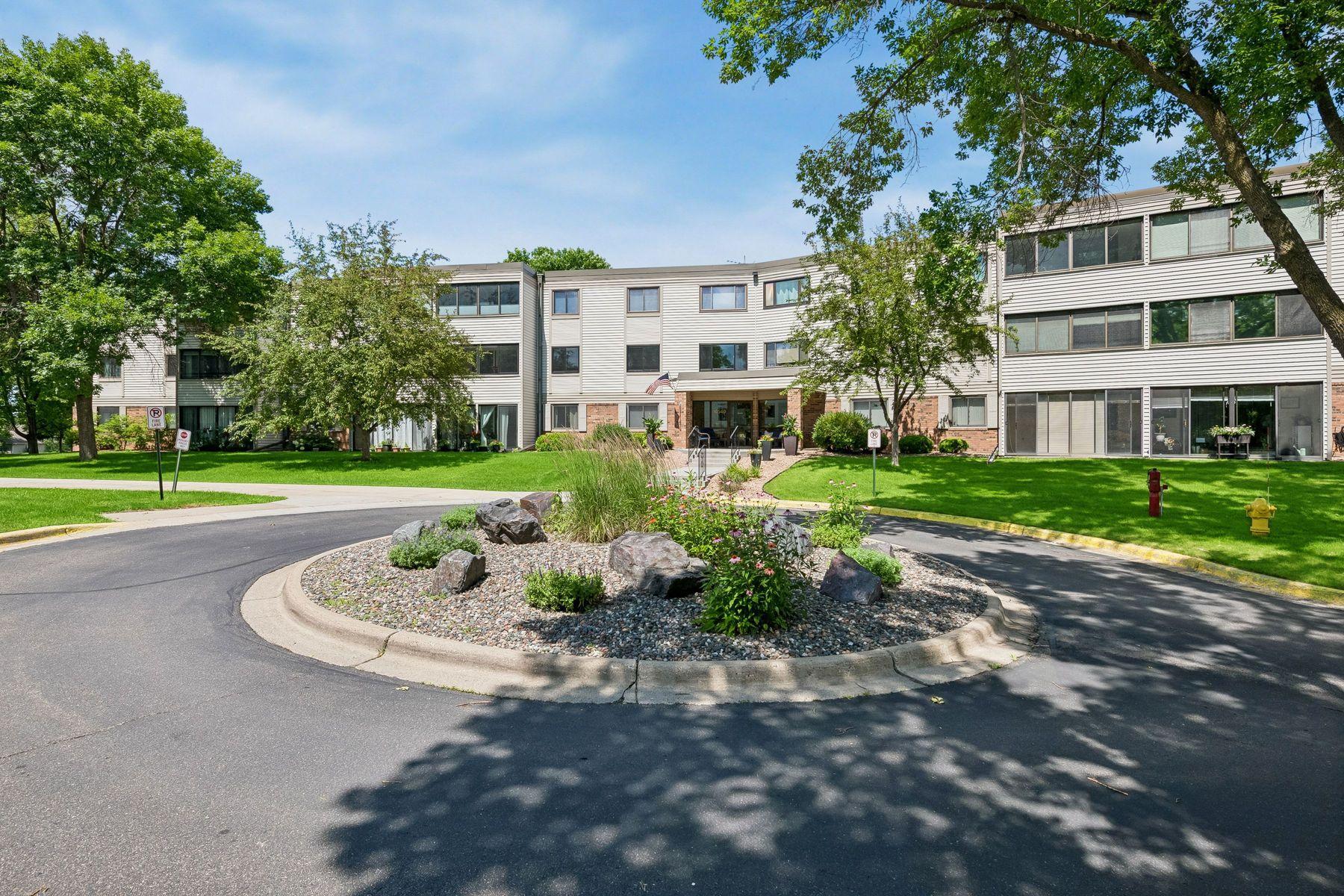 10540 43rd Avenue N Unit: 103