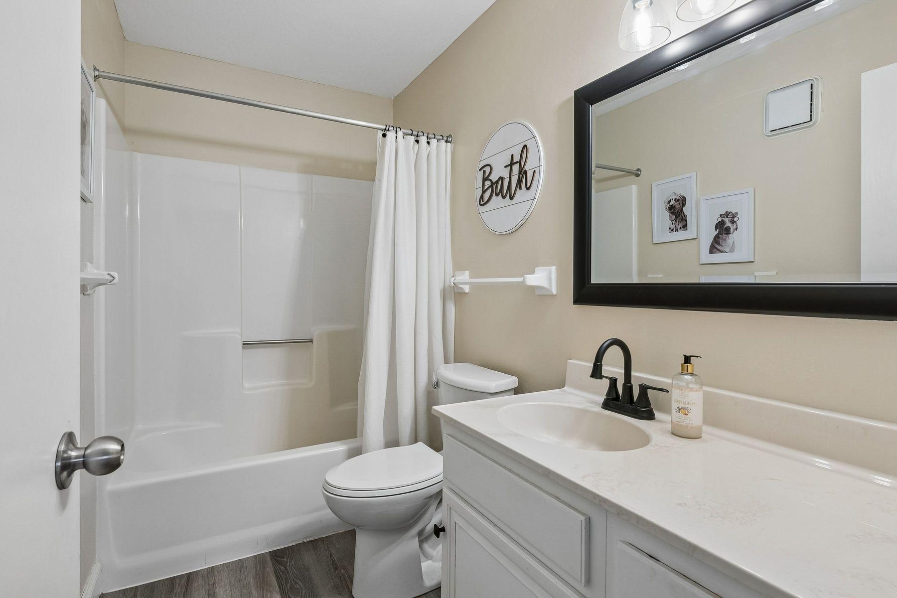 10540 43rd Avenue N Unit: 103