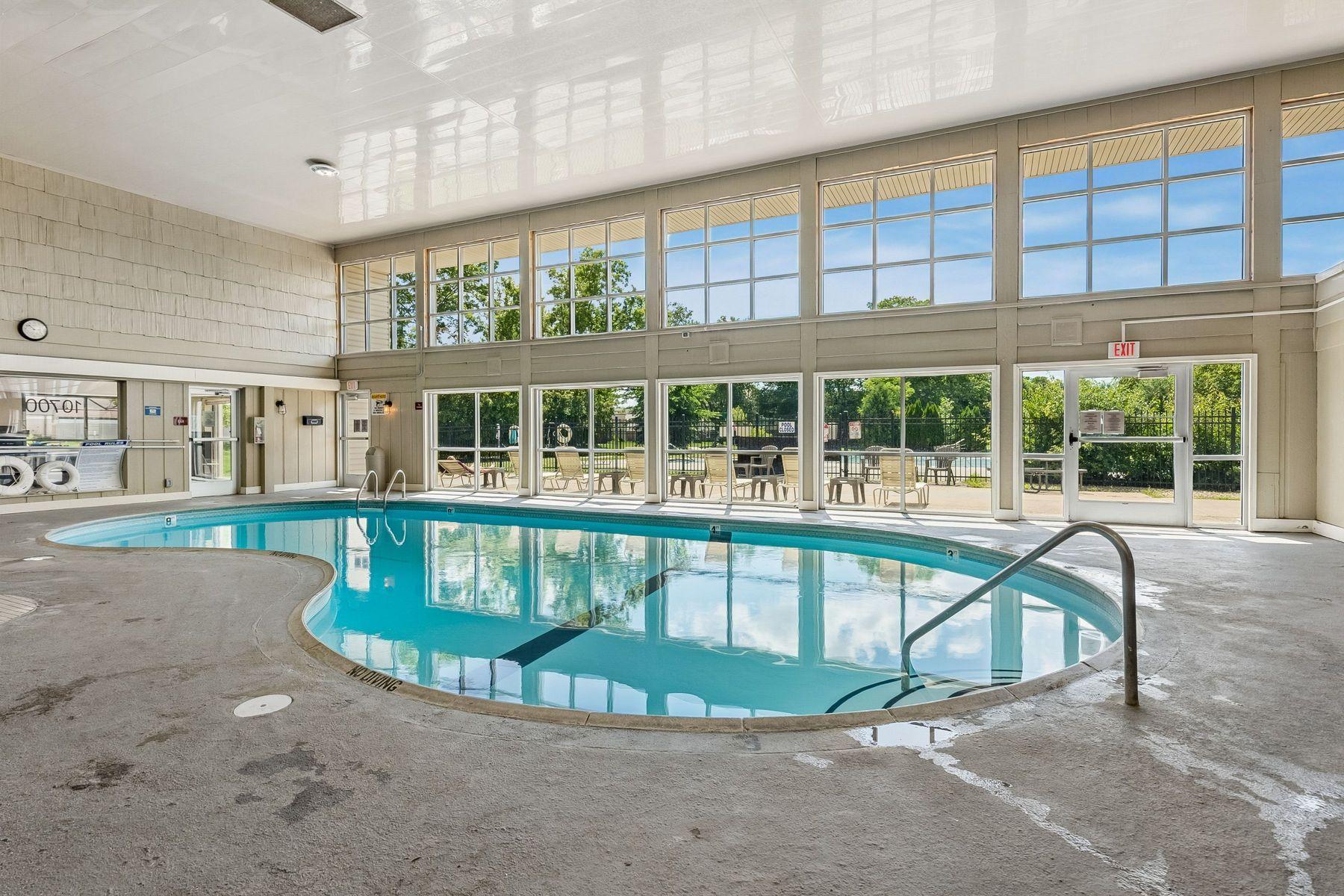 10540 43rd Avenue N Unit: 103