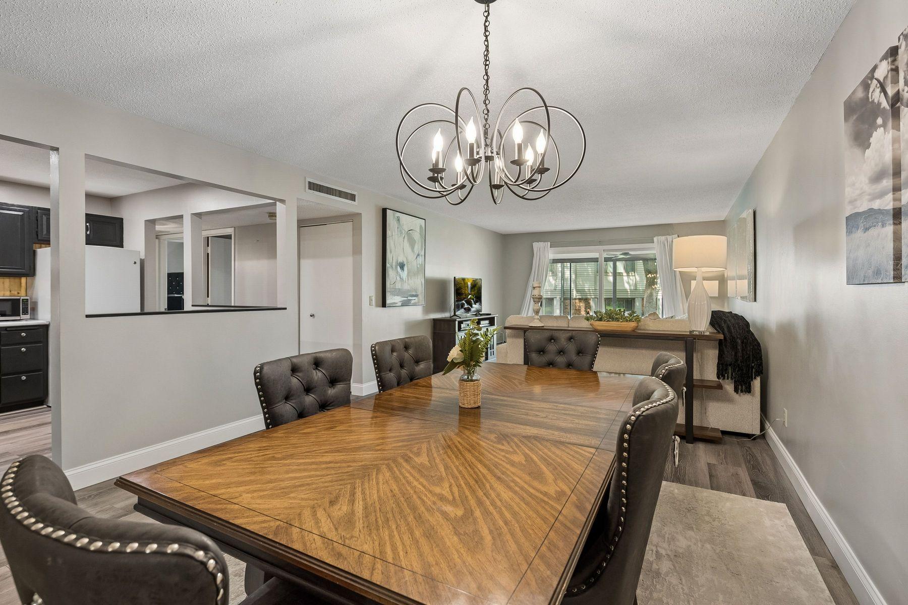 10540 43rd Avenue N Unit: 103