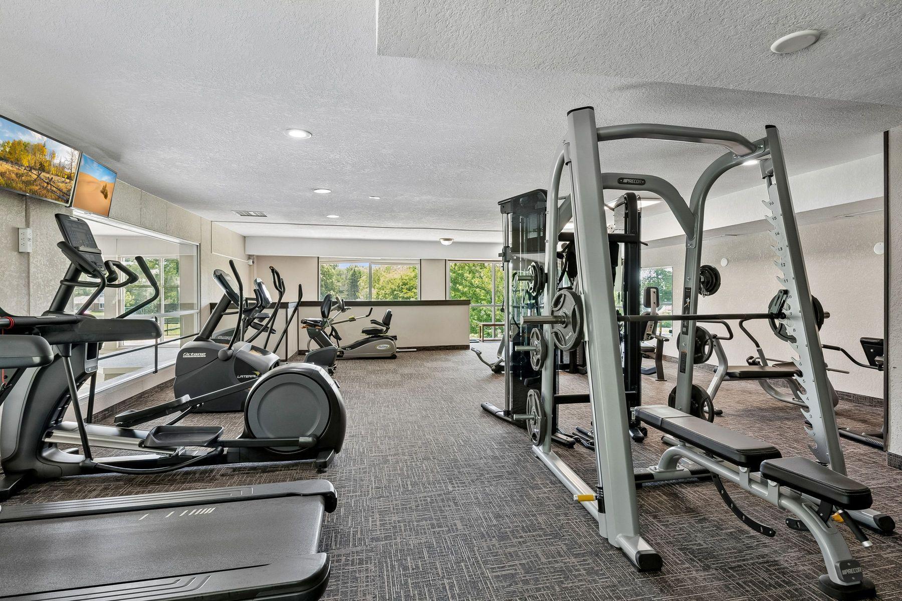 10540 43rd Avenue N Unit: 103
