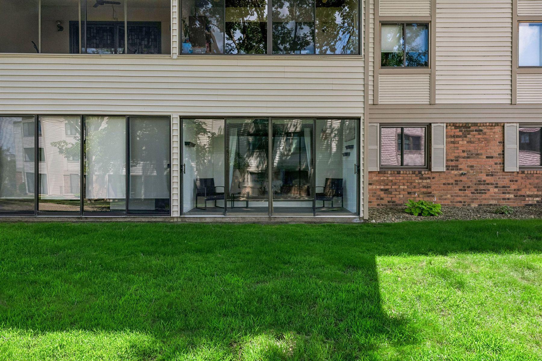 10540 43rd Avenue N Unit: 103