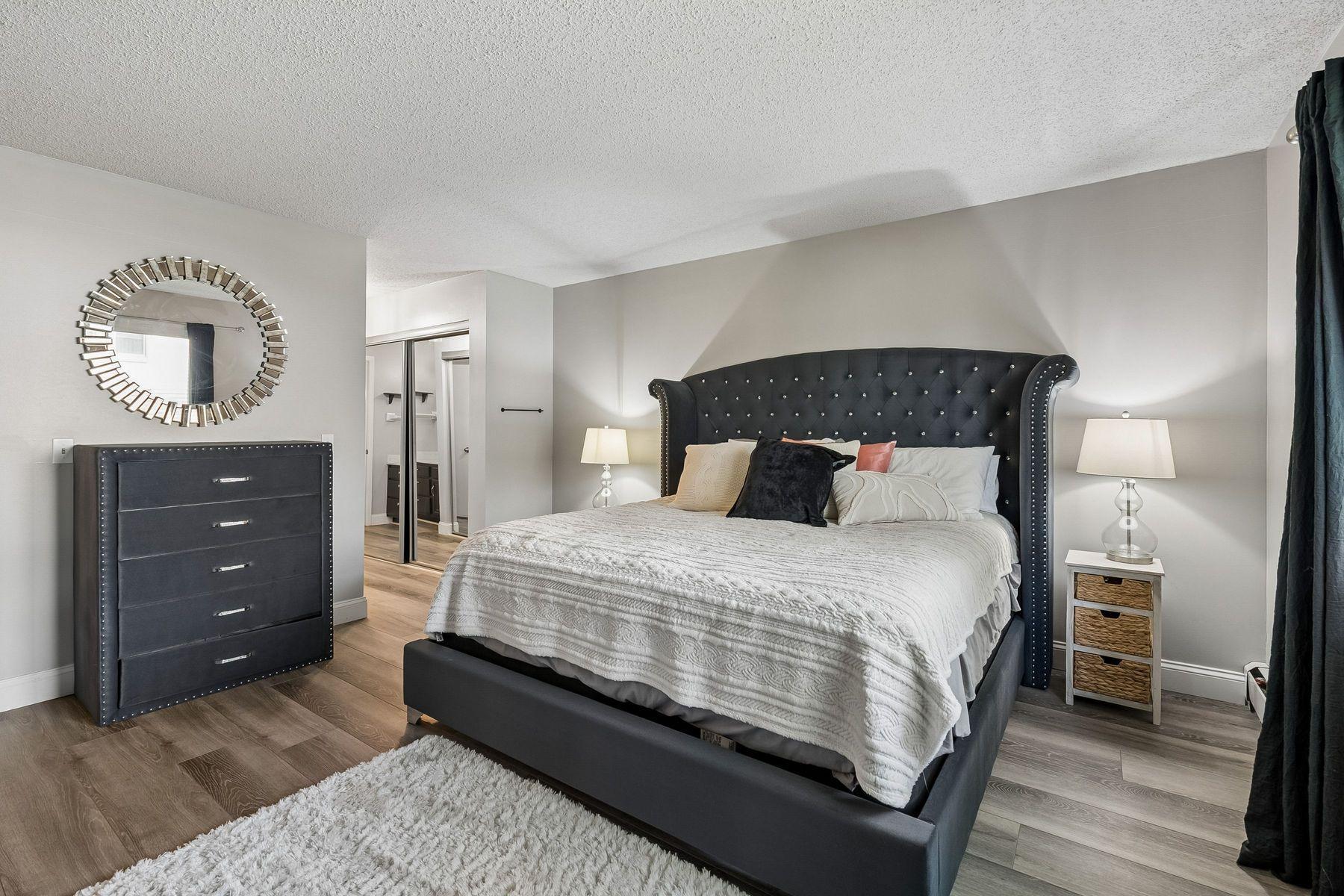 10540 43rd Avenue N Unit: 103