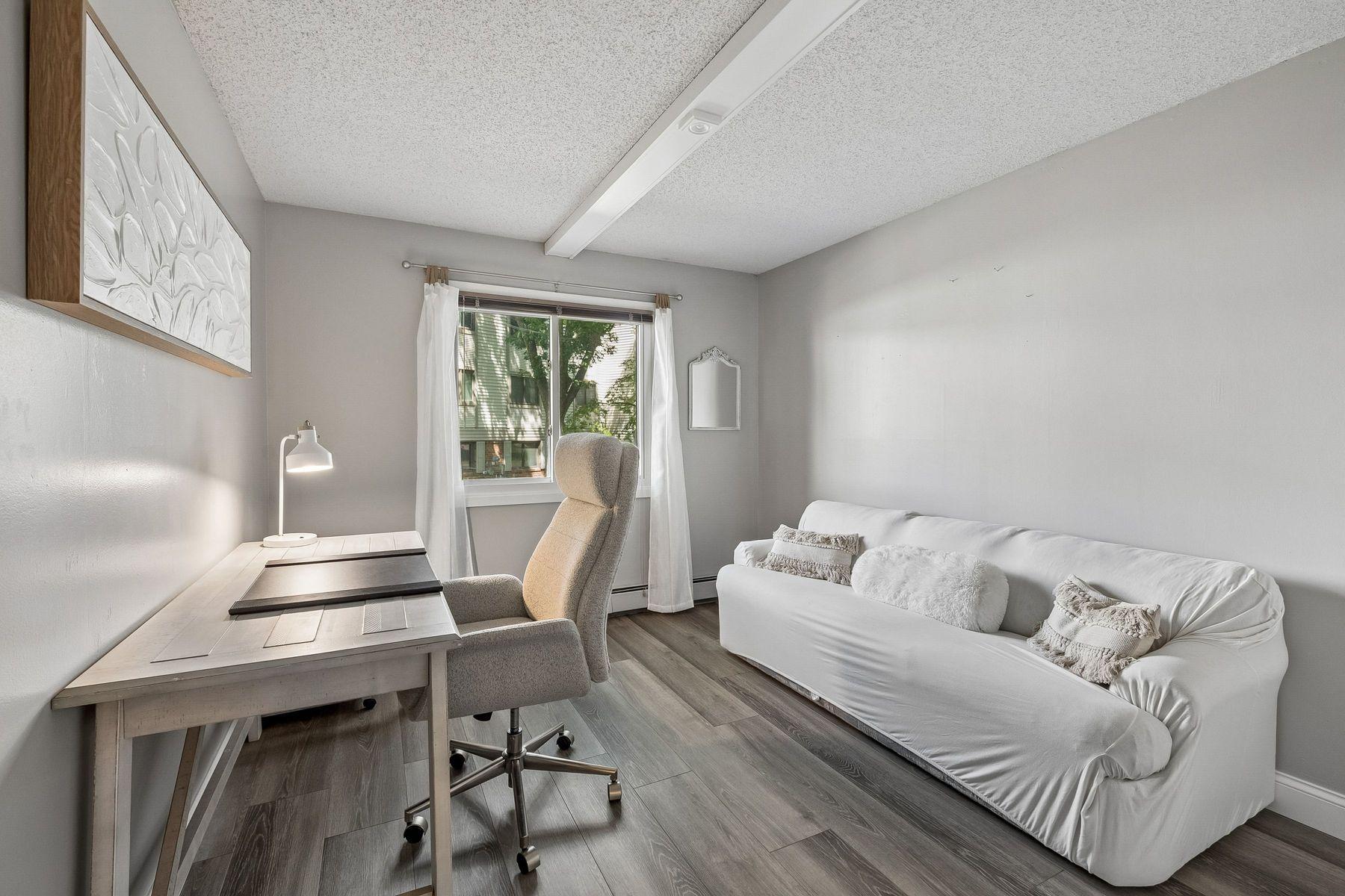 10540 43rd Avenue N Unit: 103