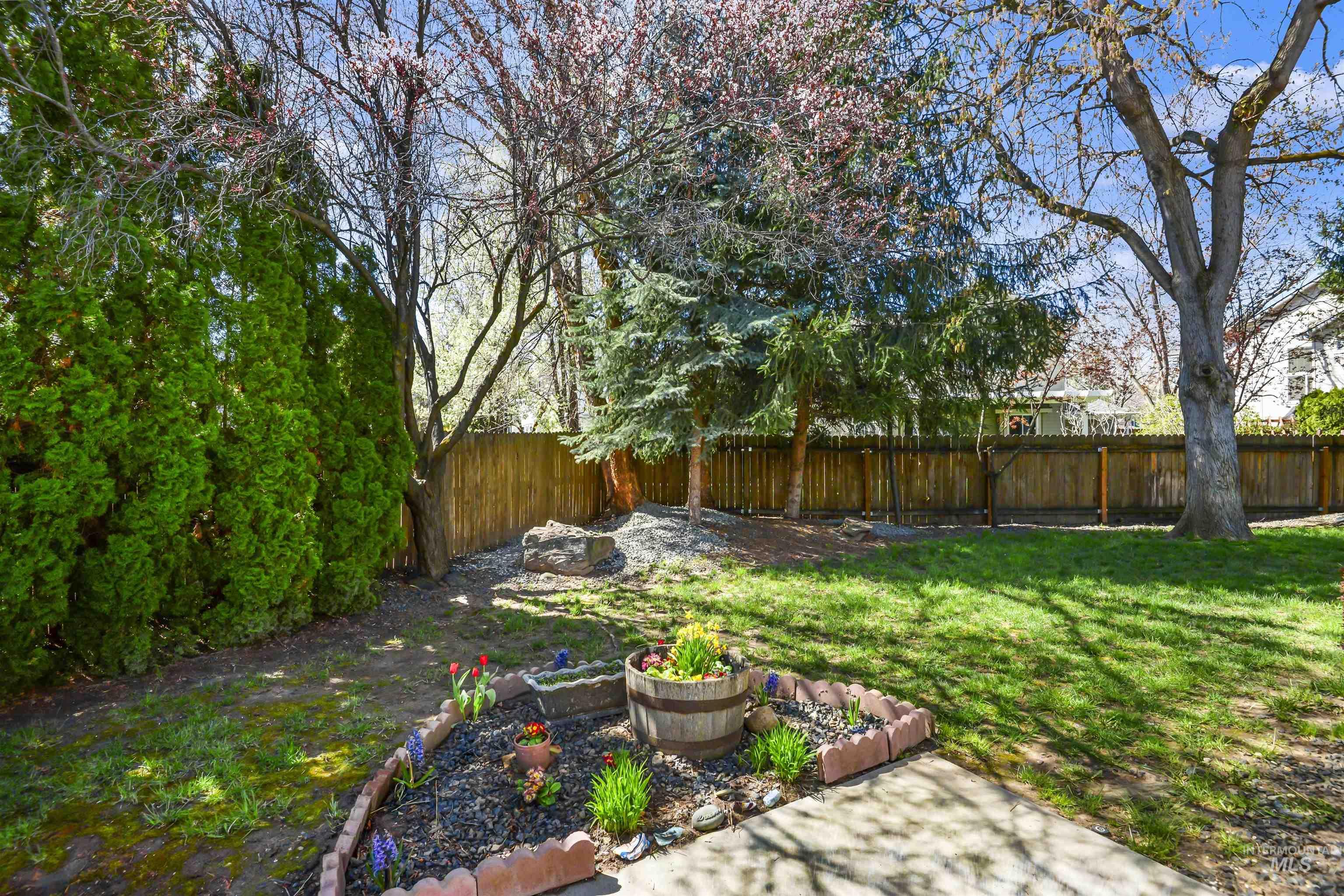 12823 W Roseglen Court
