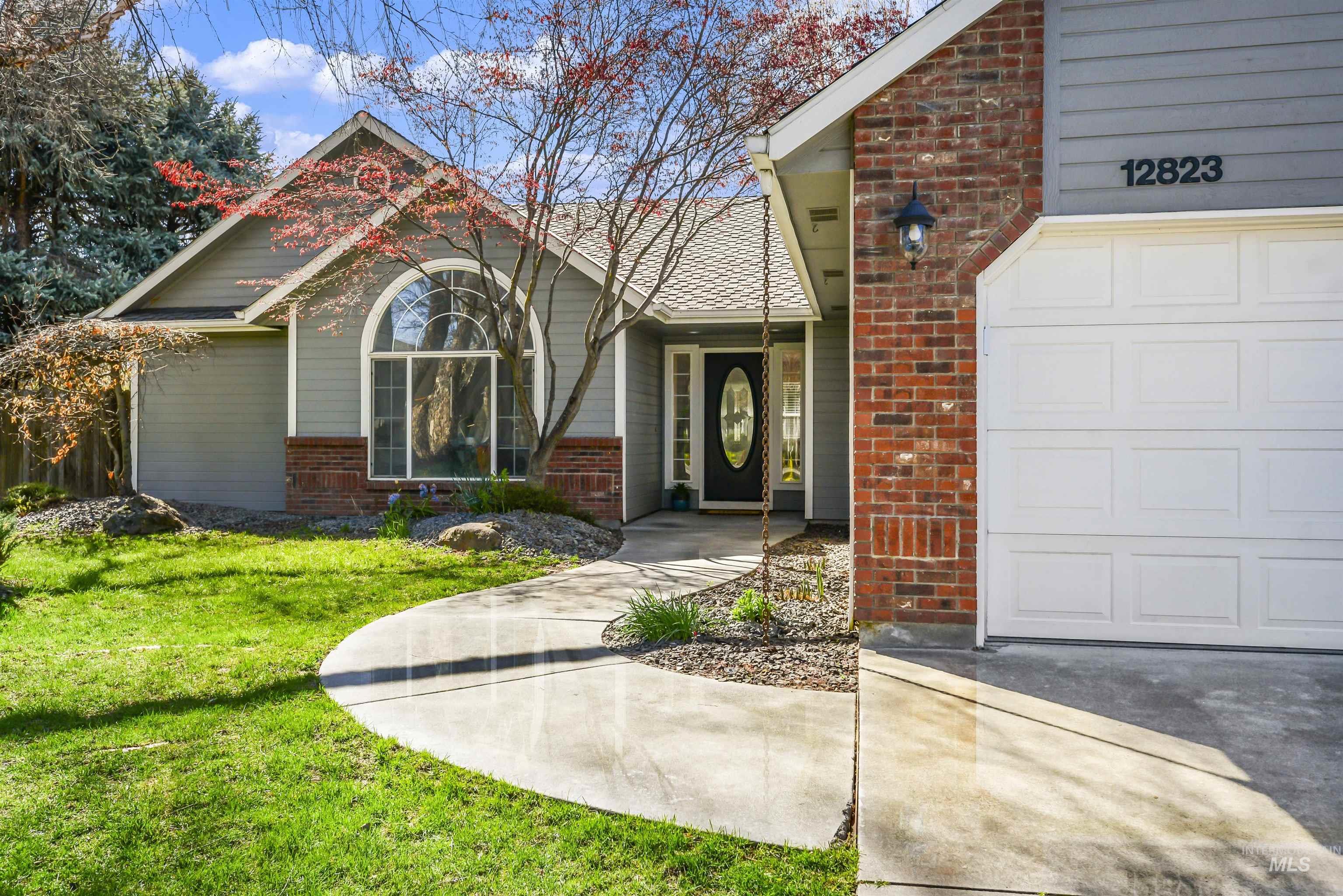 12823 W Roseglen Court