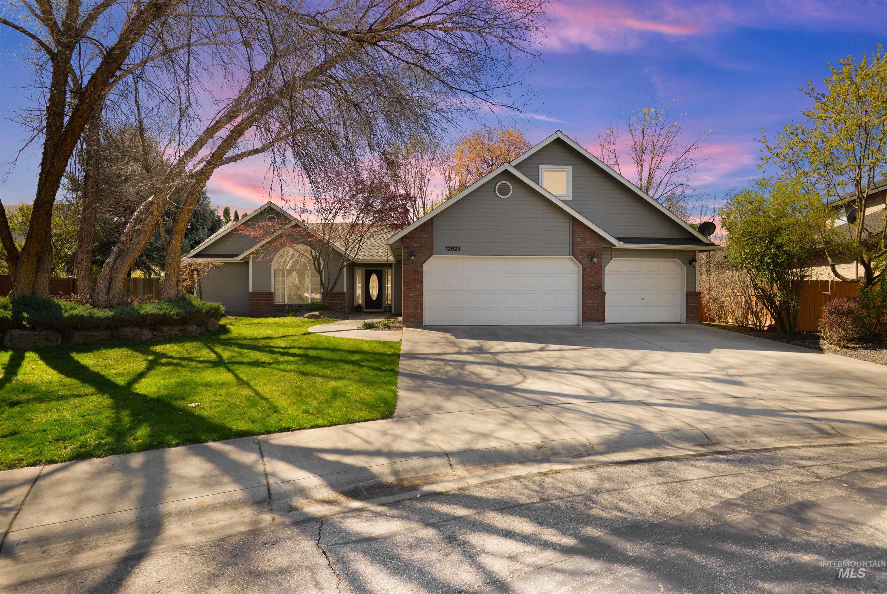 12823 W Roseglen Court