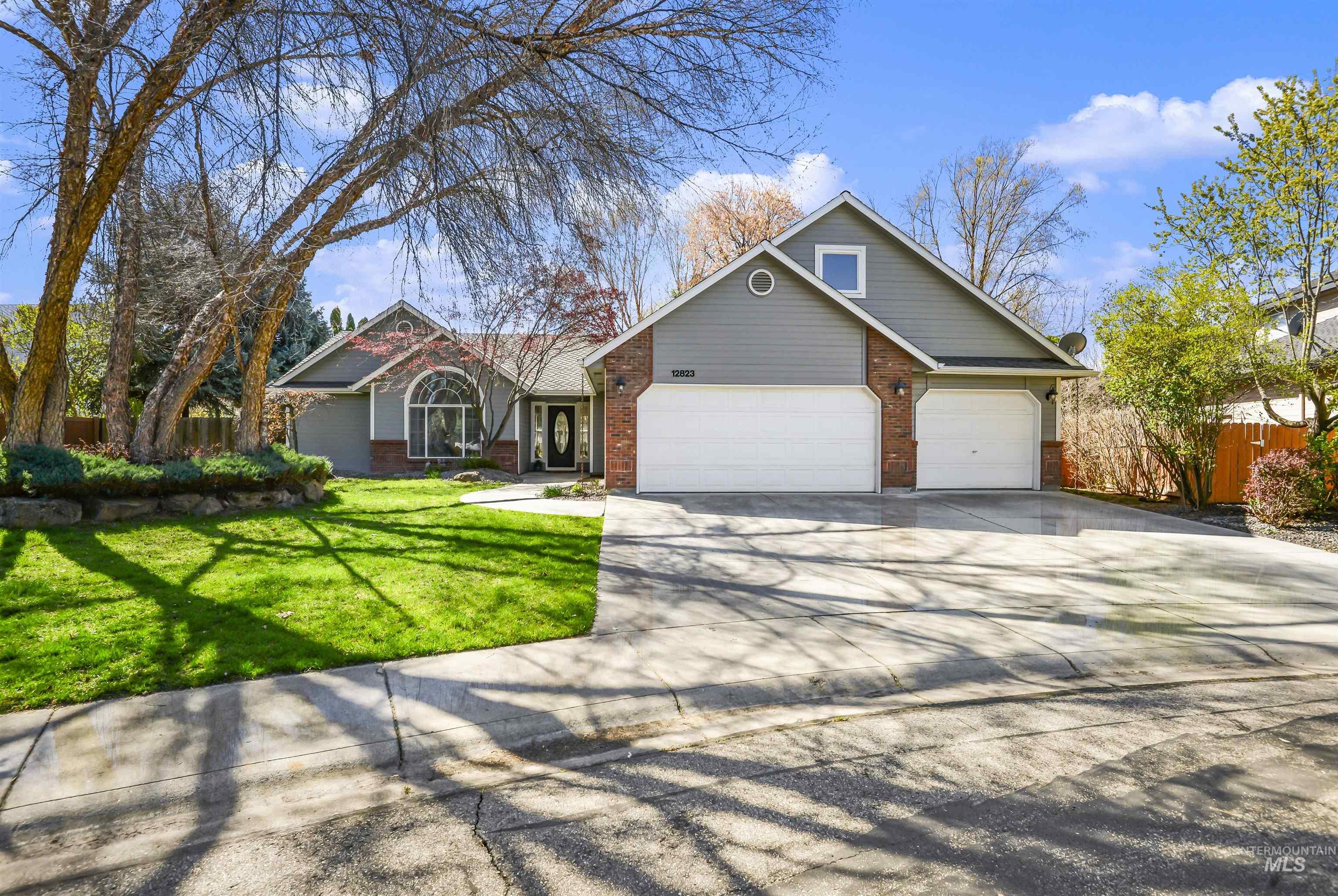 12823 W Roseglen Court