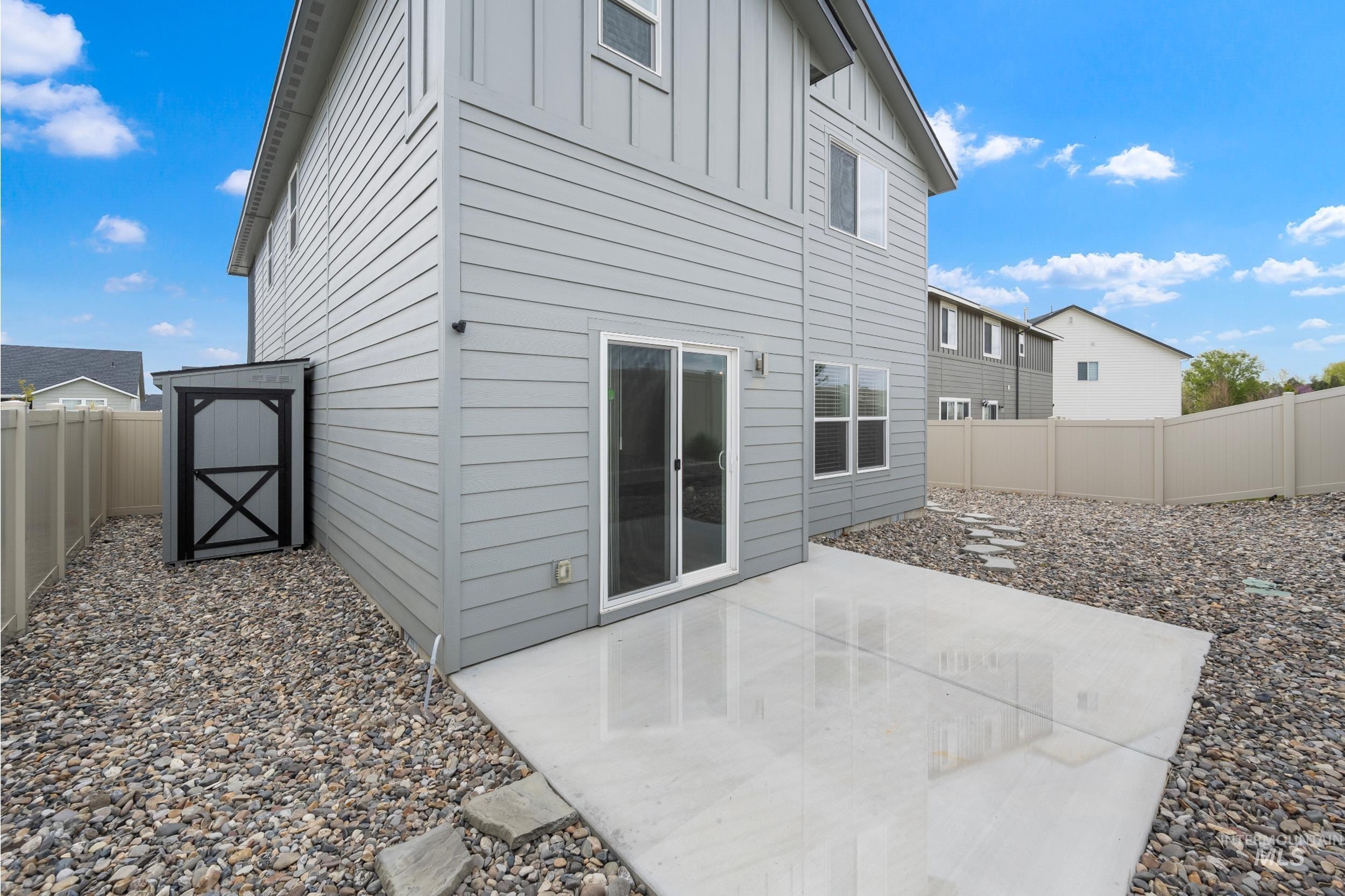 1498 W Cub River Drive