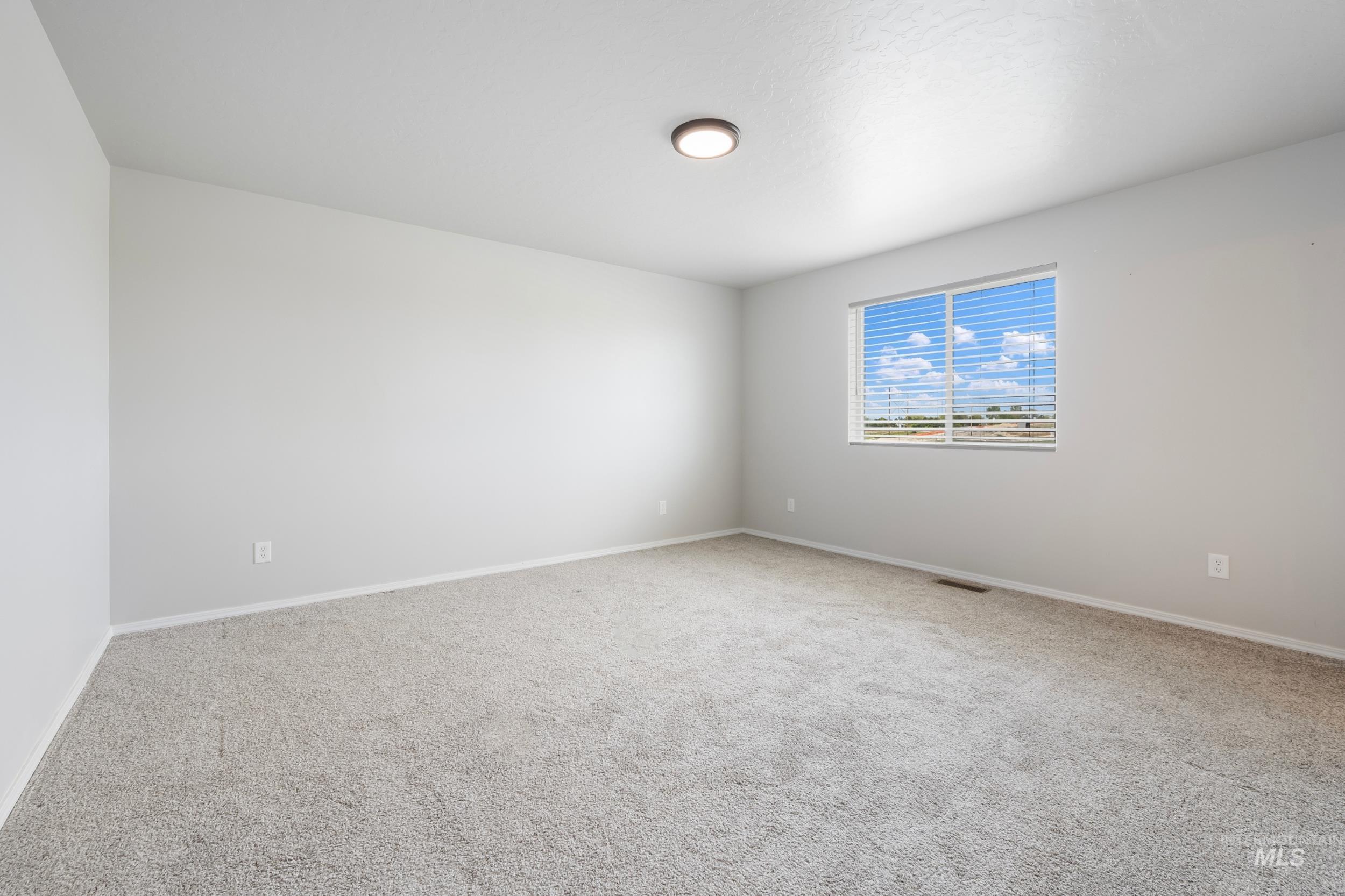 1498 W Cub River Drive