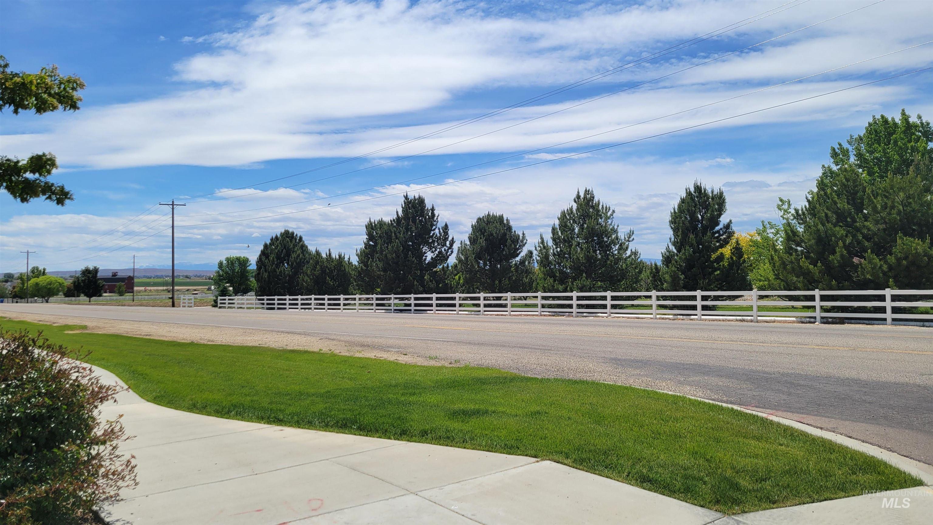 1498 W Cub River Drive