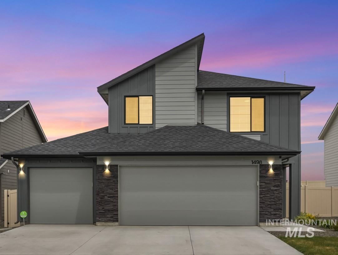 1498 W Cub River Drive