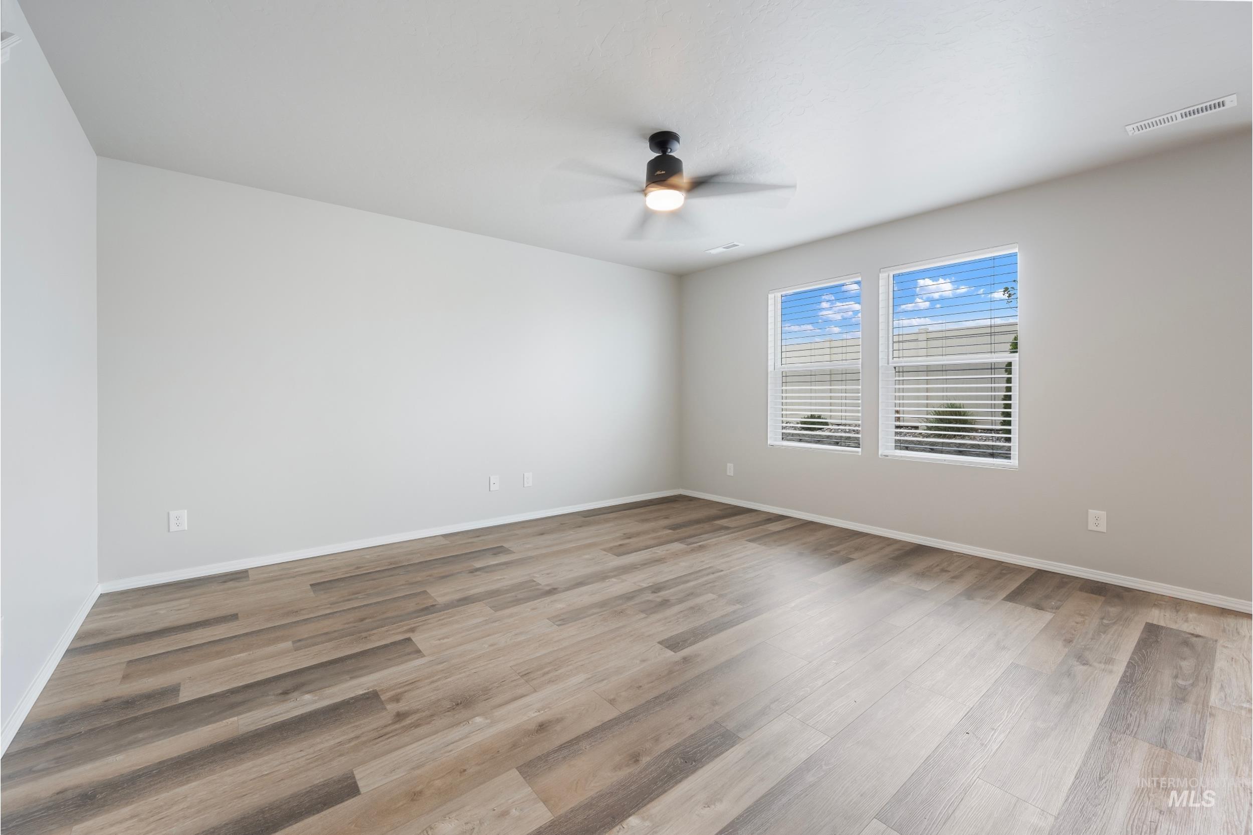 1498 W Cub River Drive