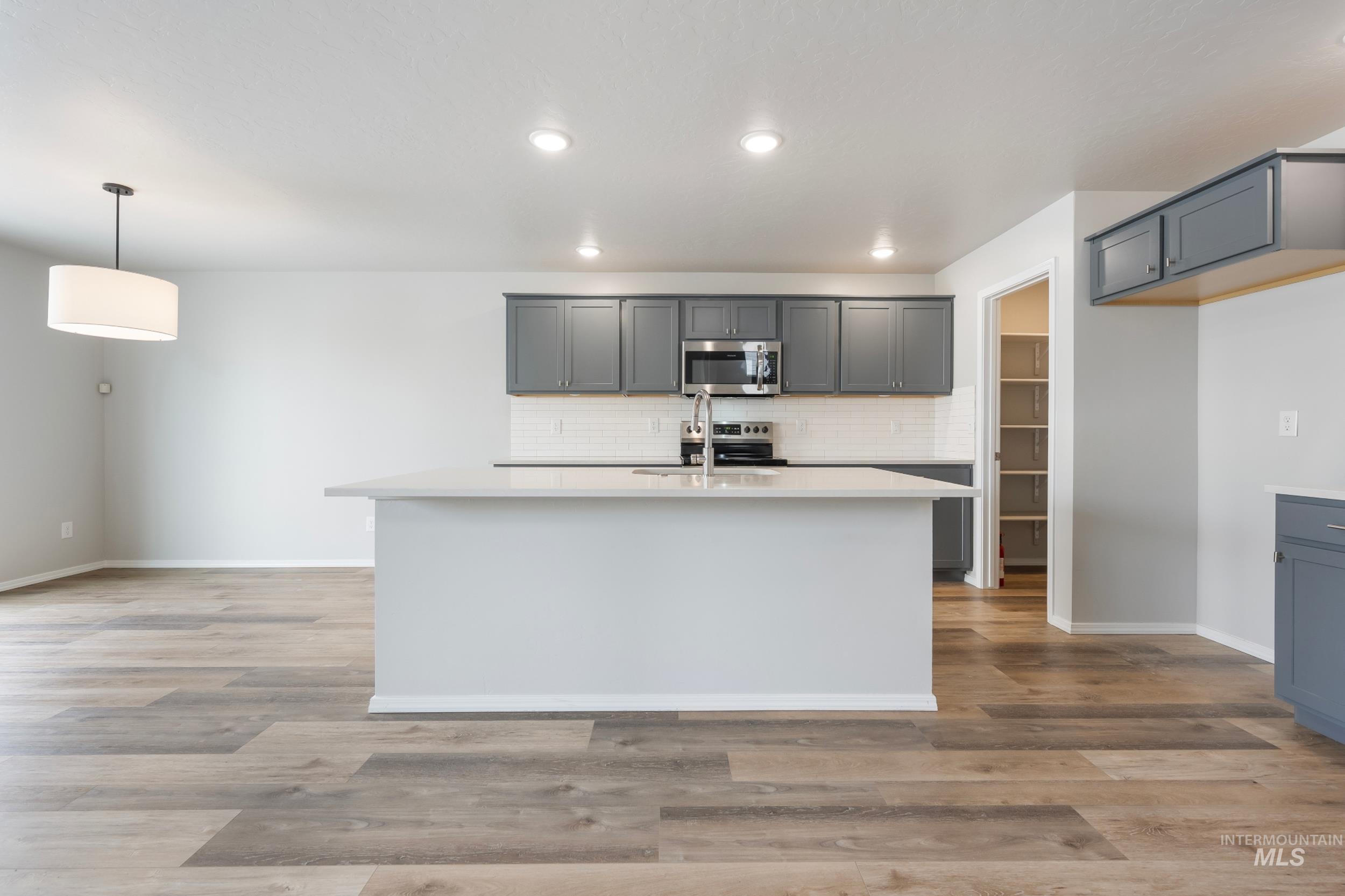 1498 W Cub River Drive