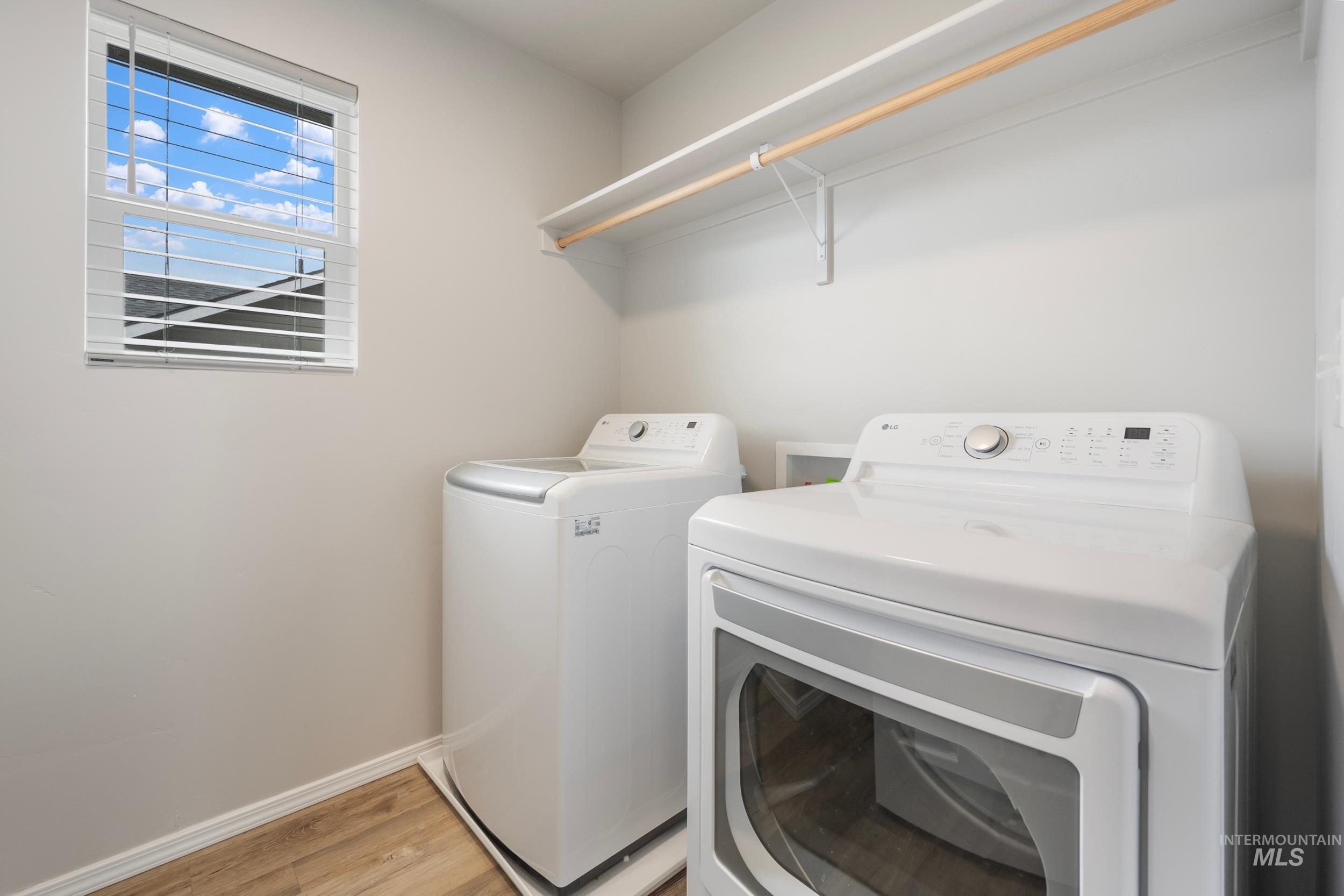 1498 W Cub River Drive