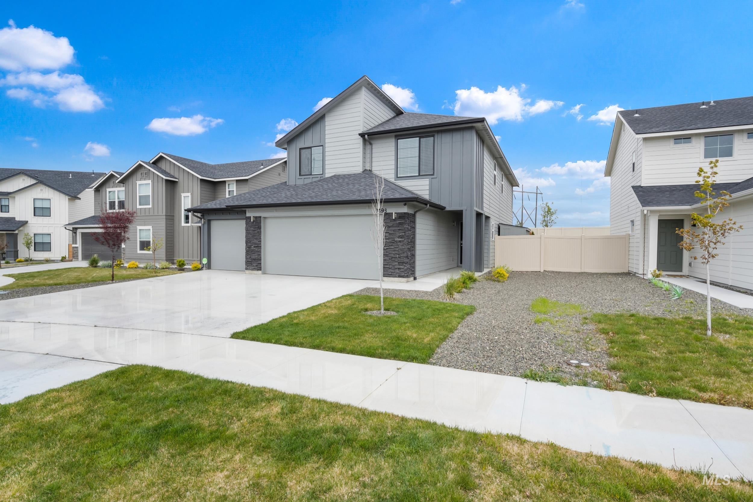 1498 W Cub River Drive