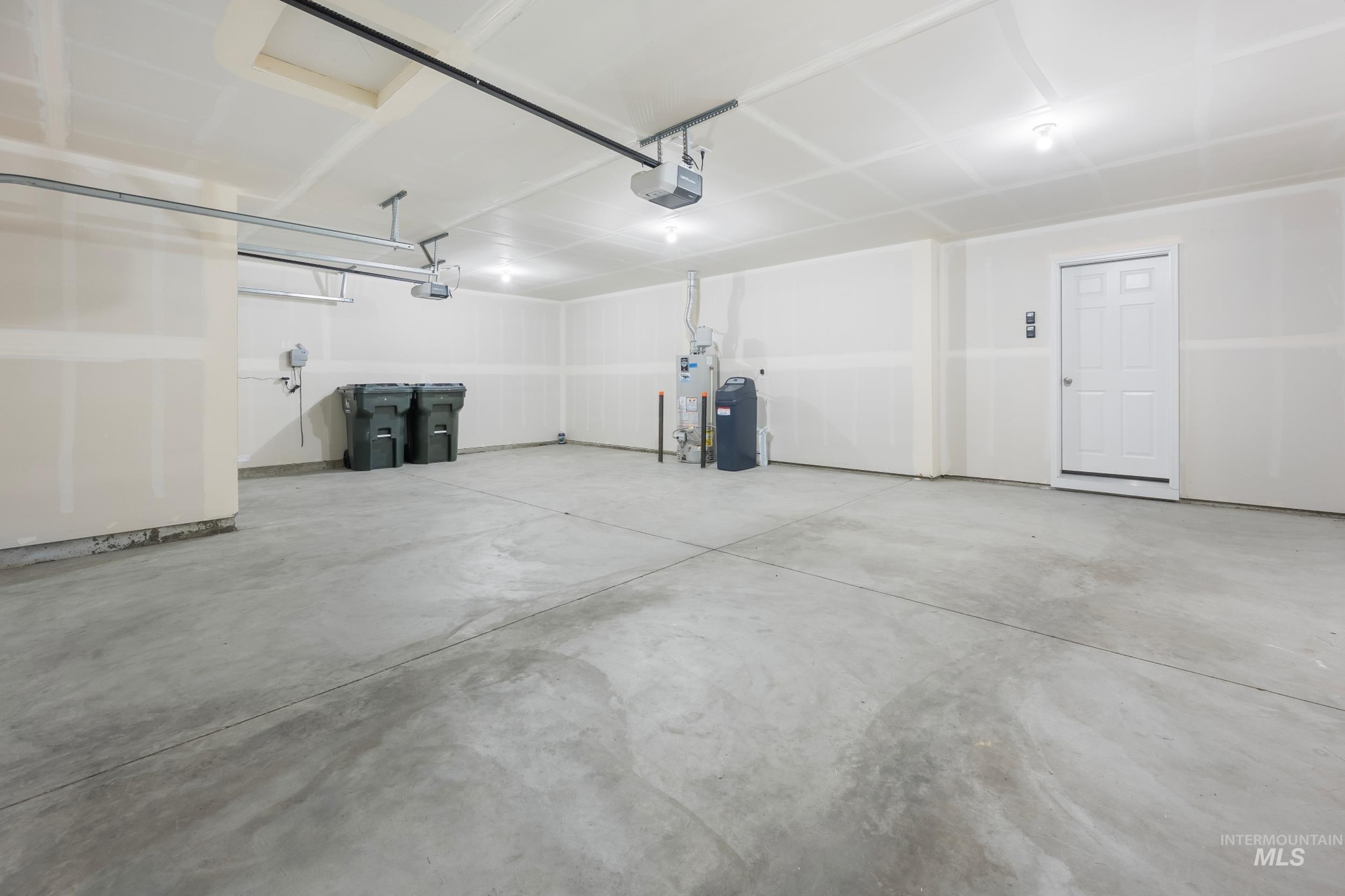 1498 W Cub River Drive