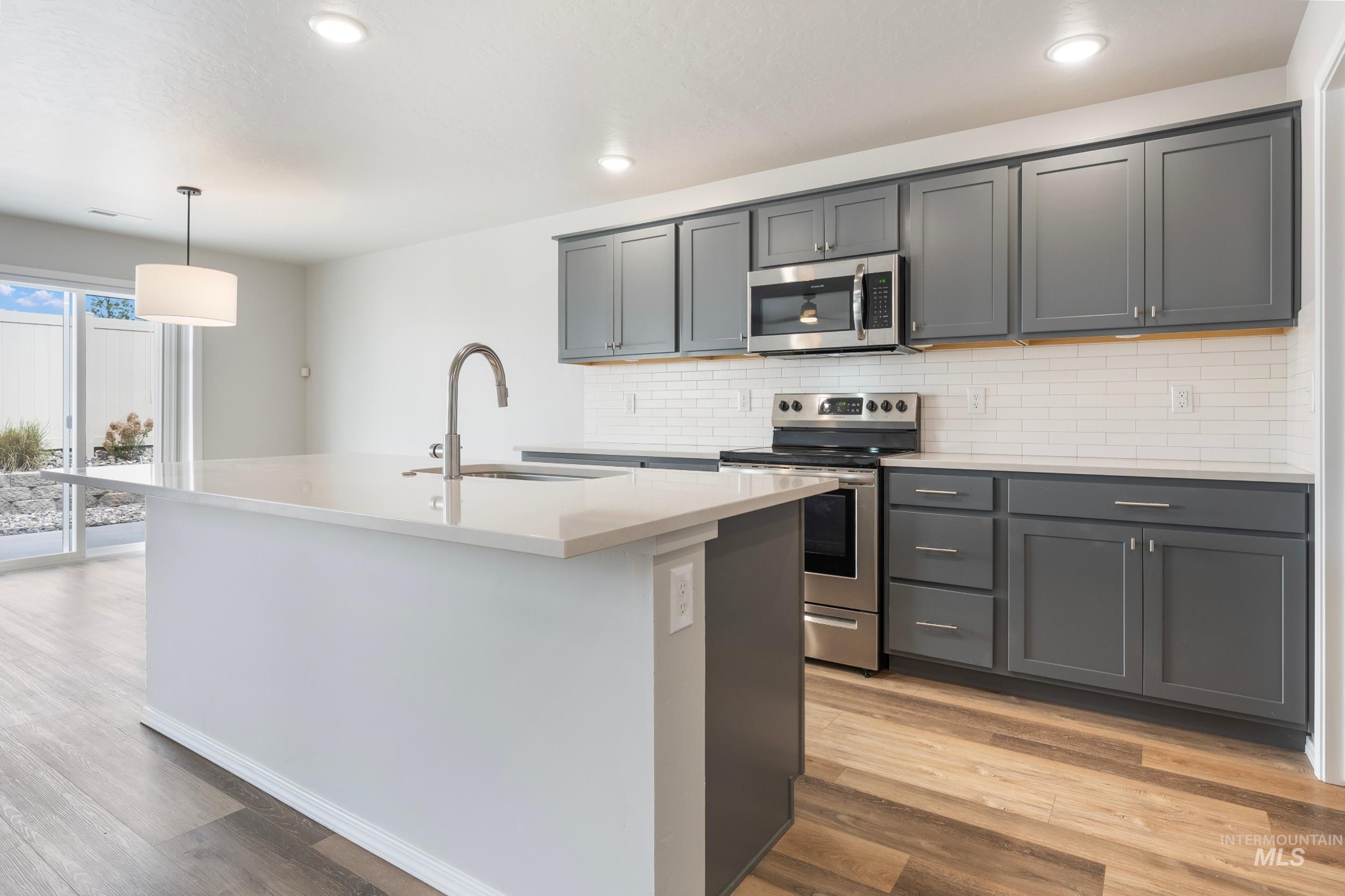 1498 W Cub River Drive