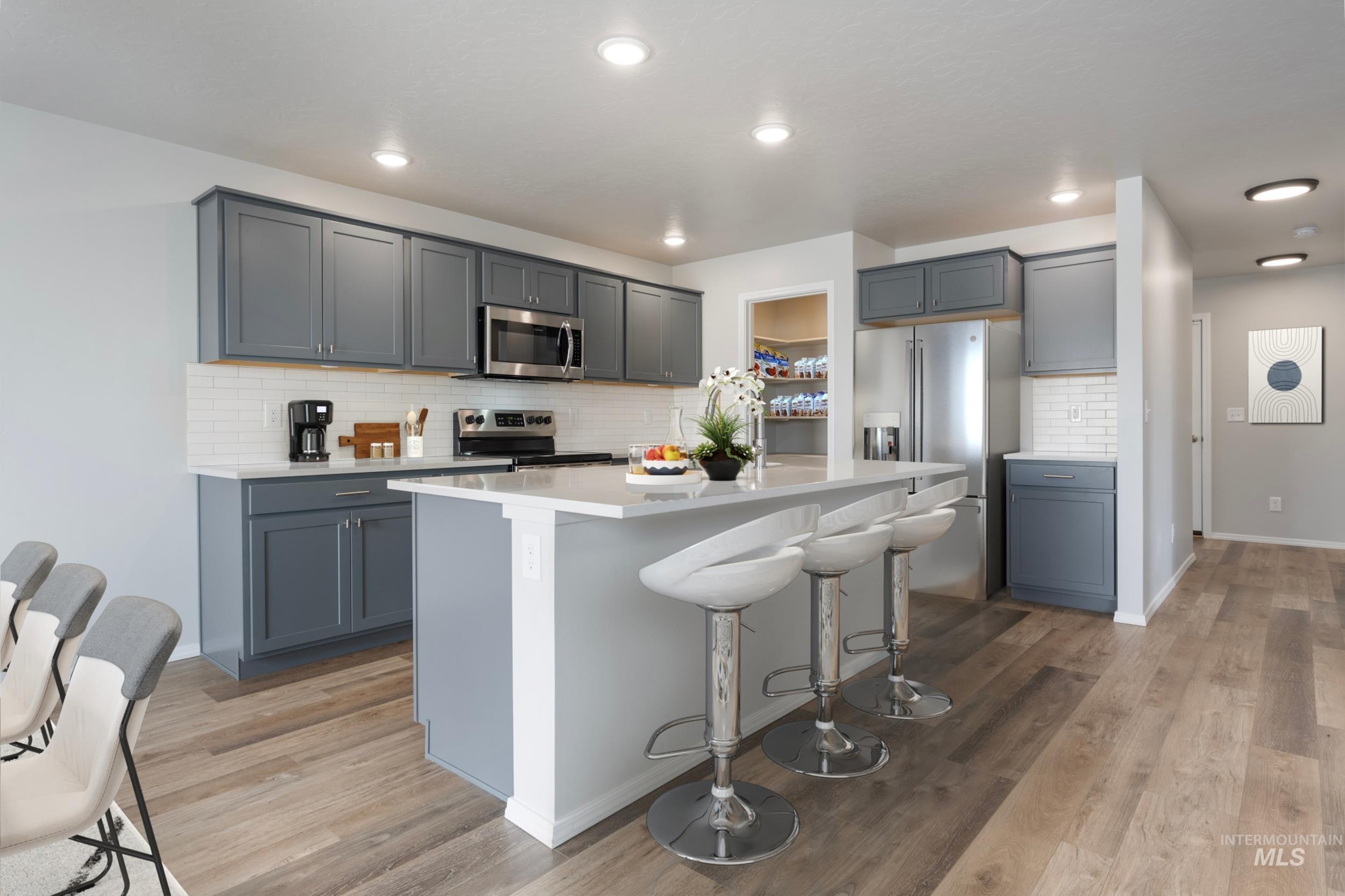 1498 W Cub River Drive