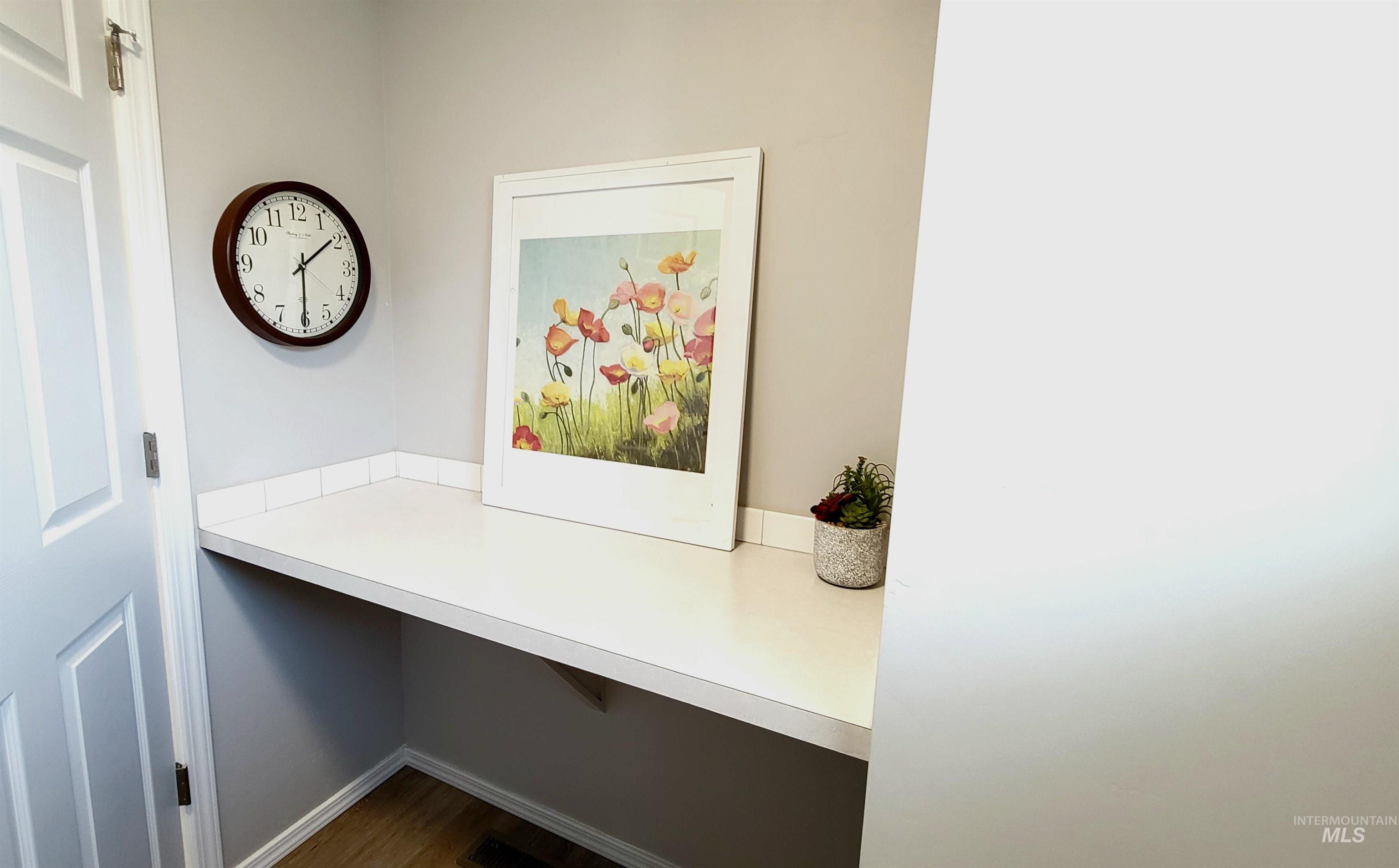 1498 W Cub River Drive