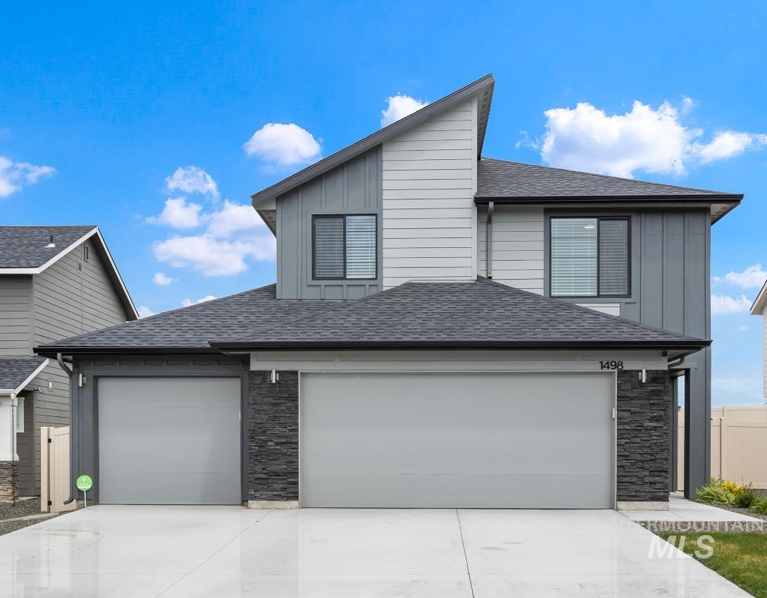 1498 W Cub River Drive