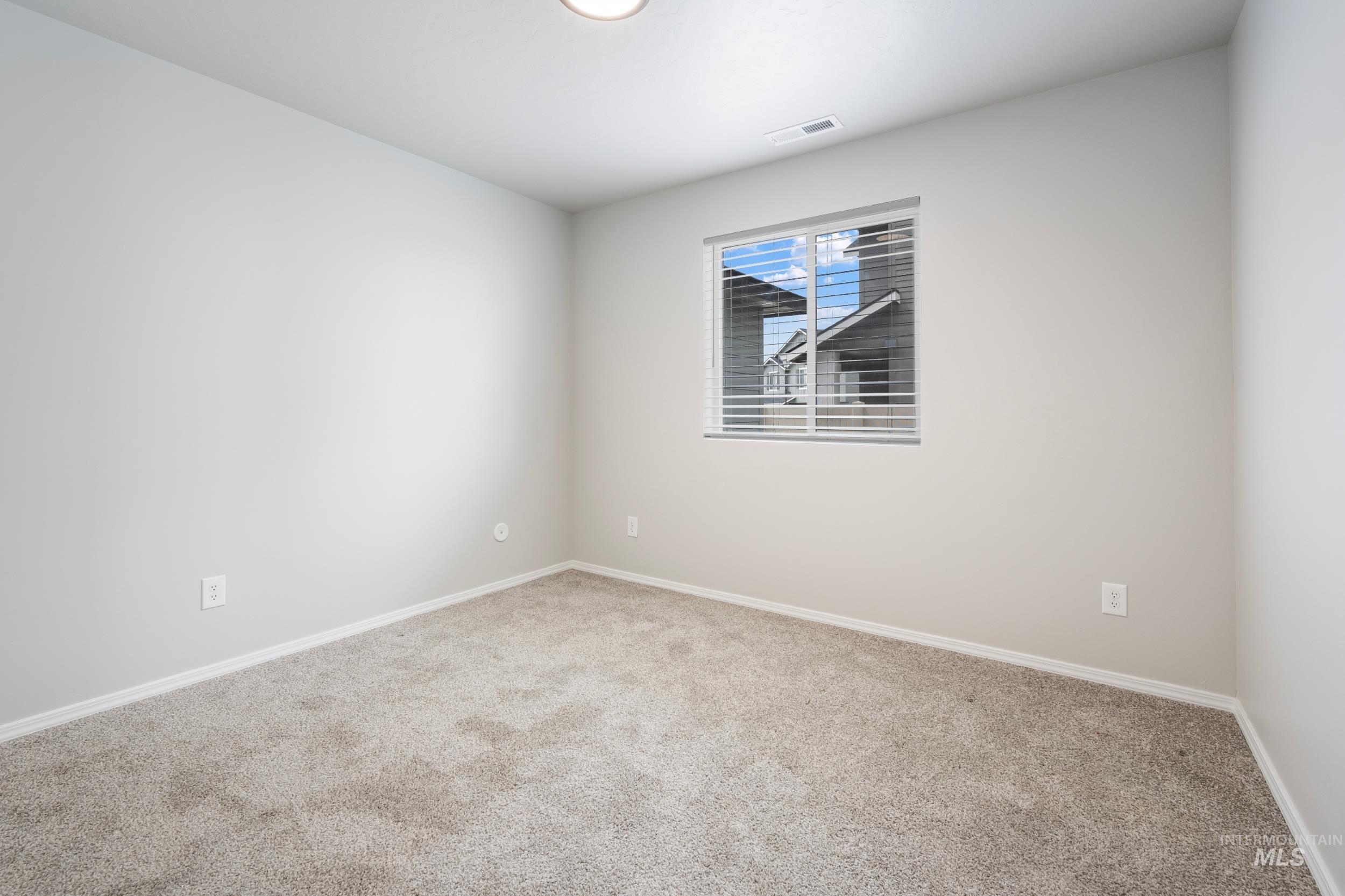 1498 W Cub River Drive