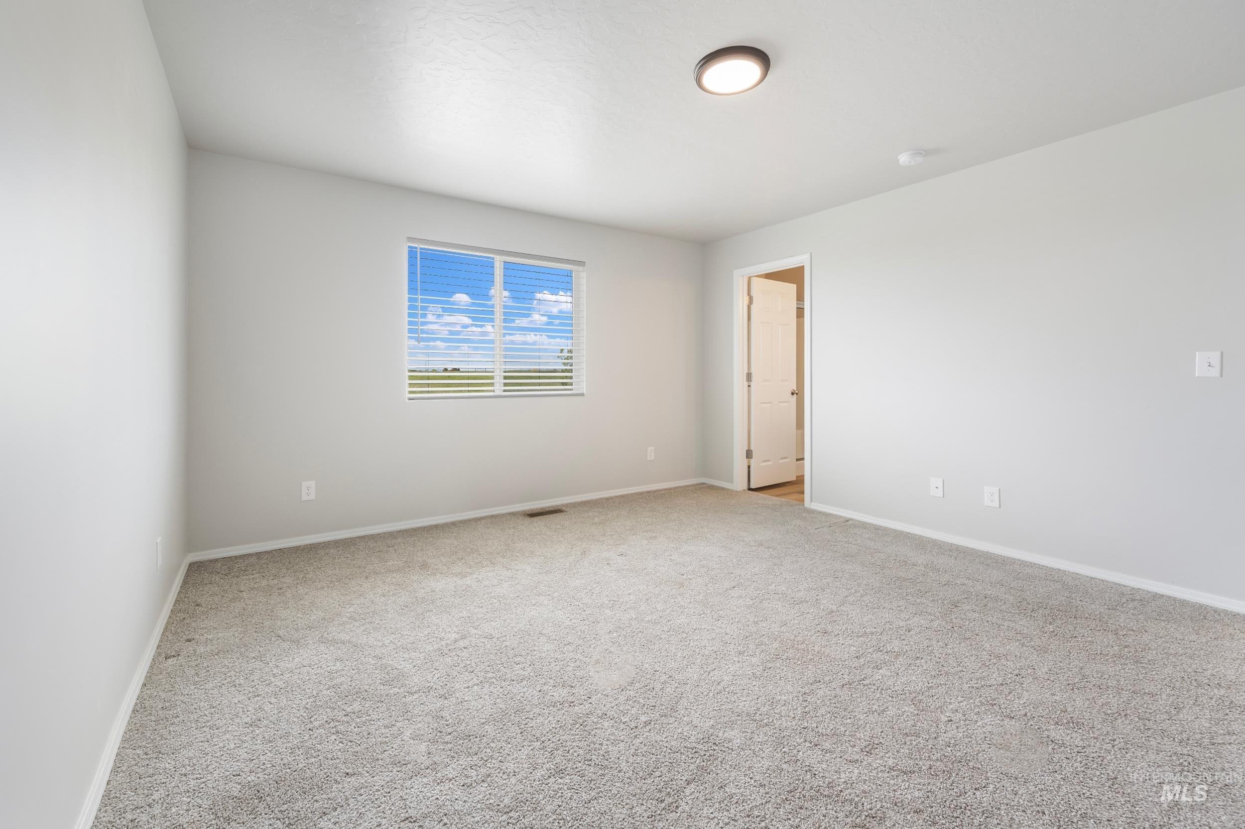 1498 W Cub River Drive