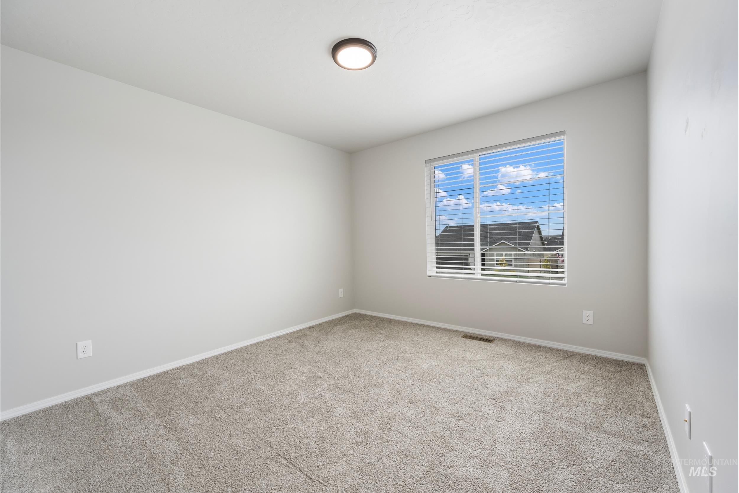 1498 W Cub River Drive