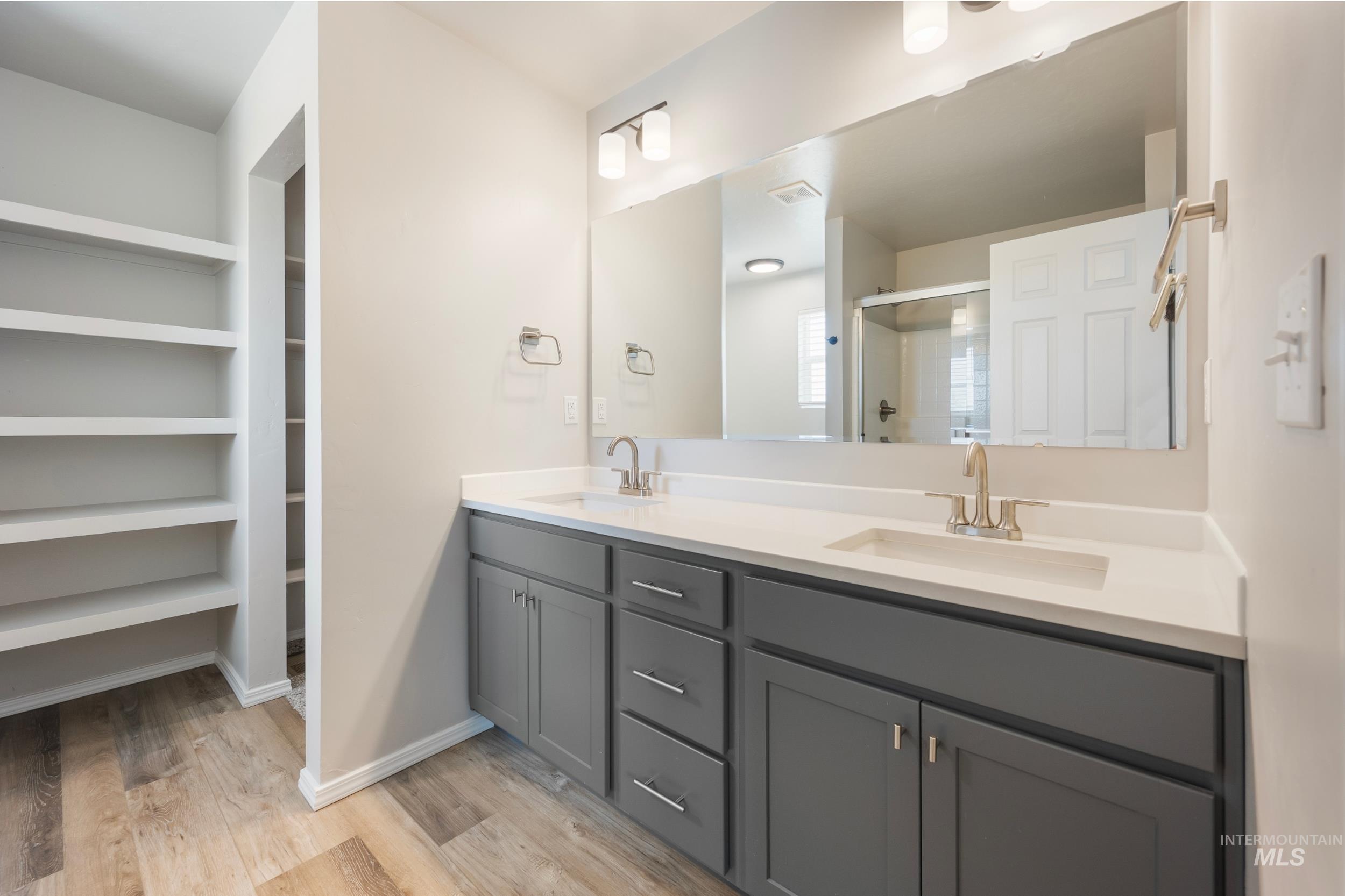 1498 W Cub River Drive