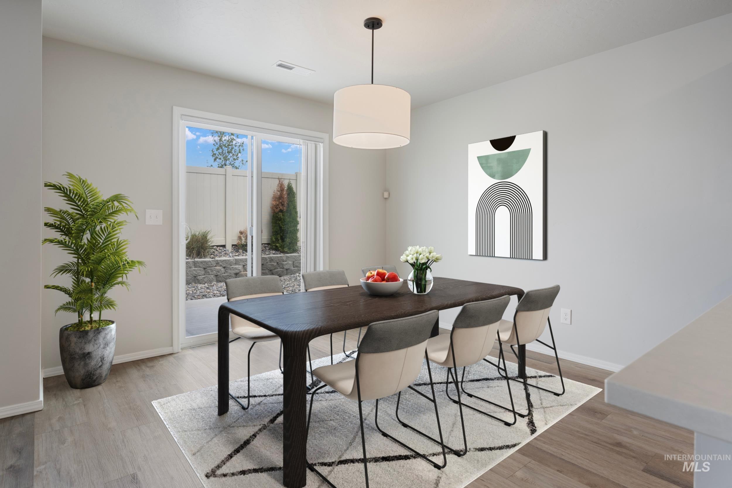 1498 W Cub River Drive