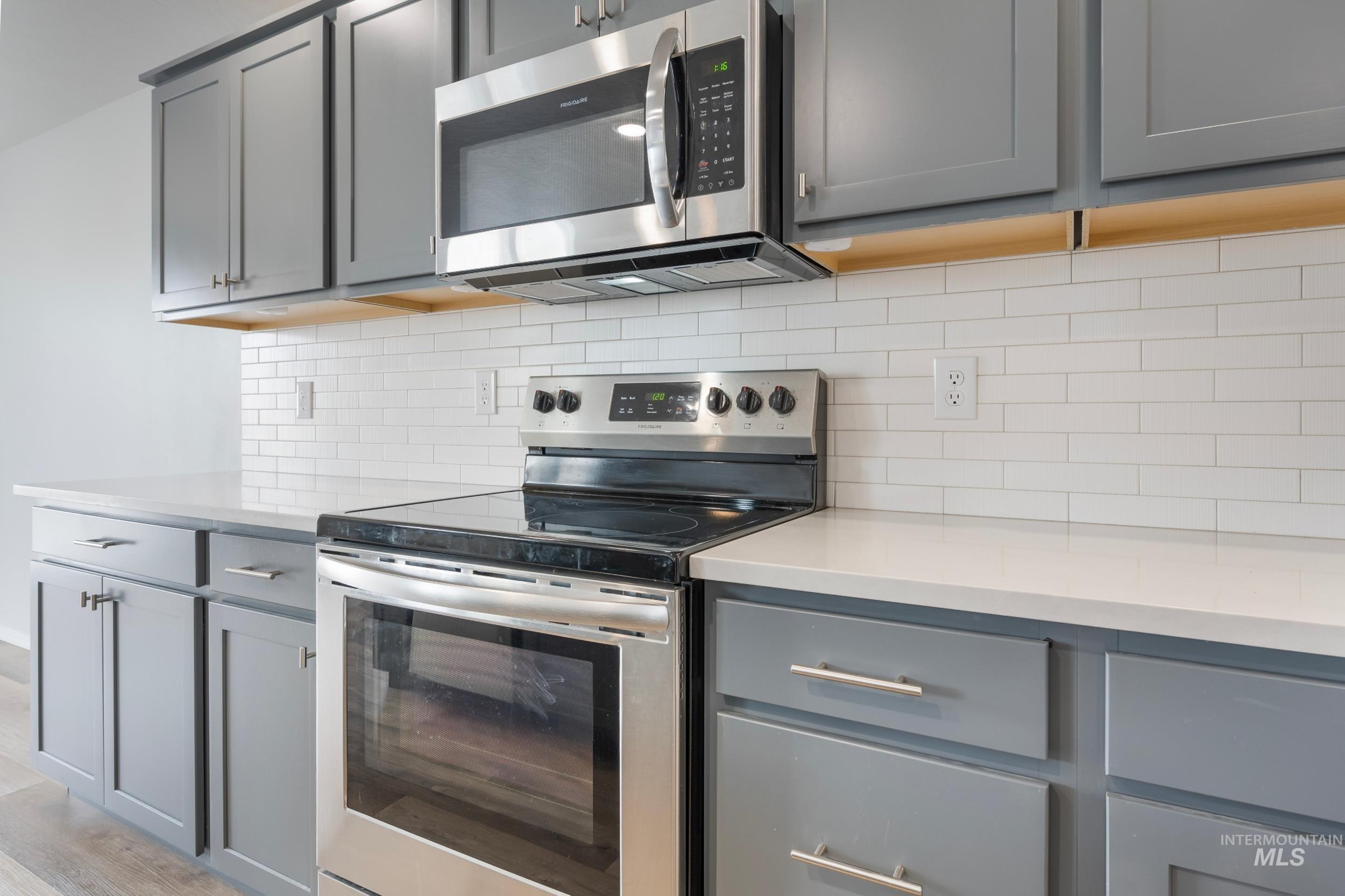 1498 W Cub River Drive