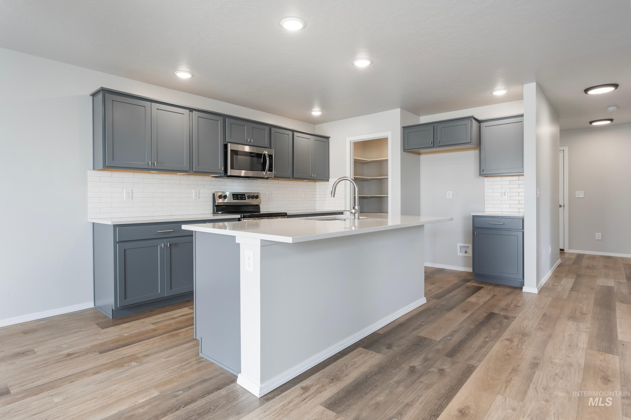 1498 W Cub River Drive