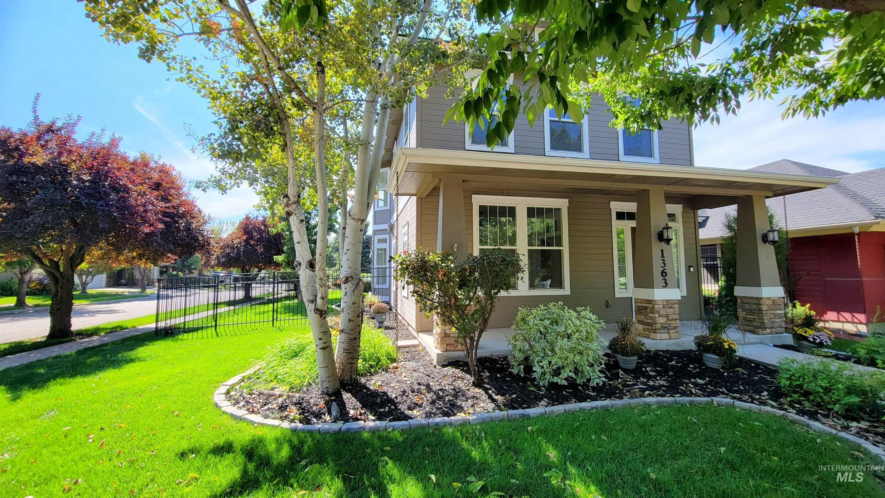 1363 E Village Green St