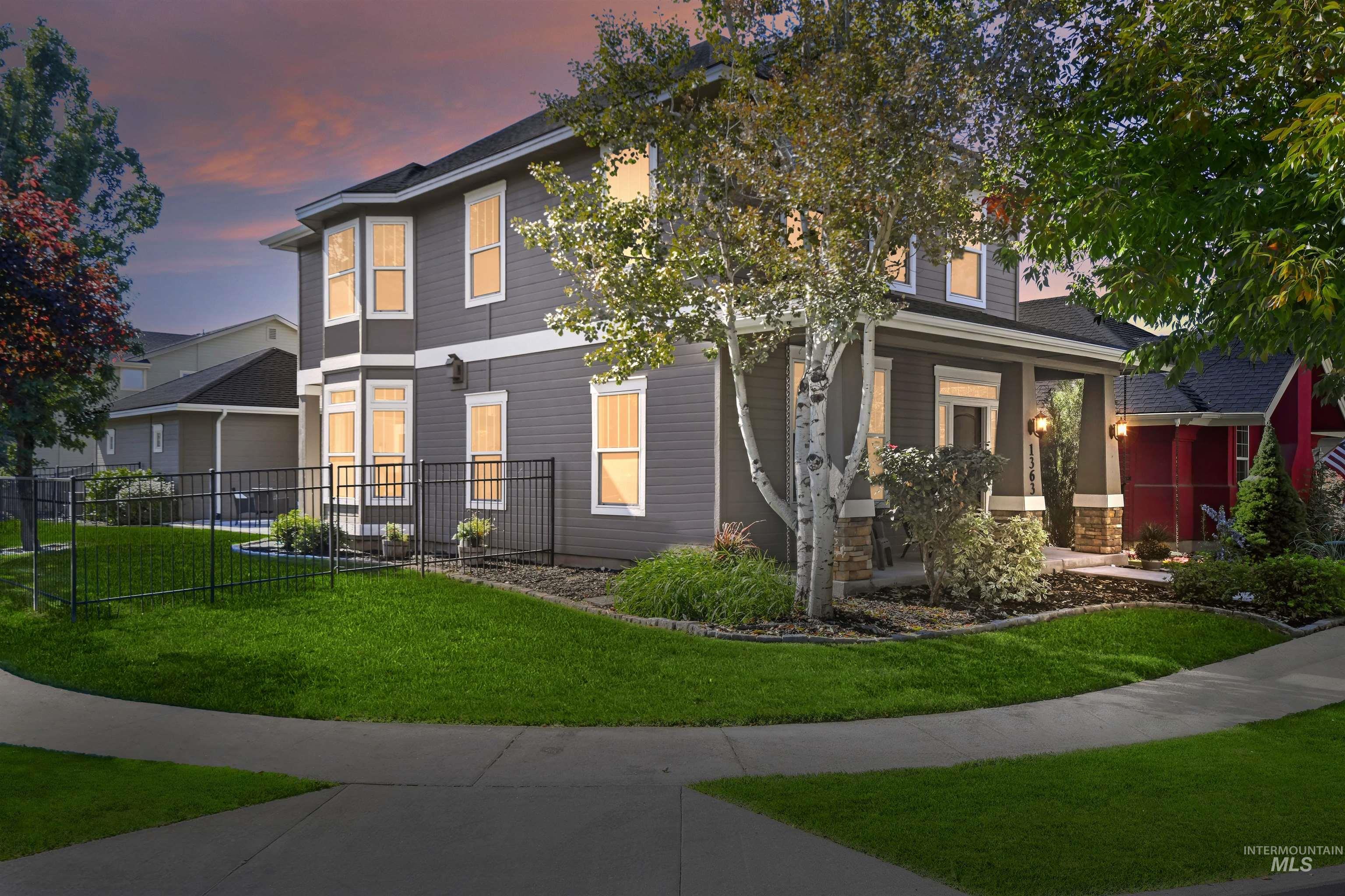 1363 E Village Green St