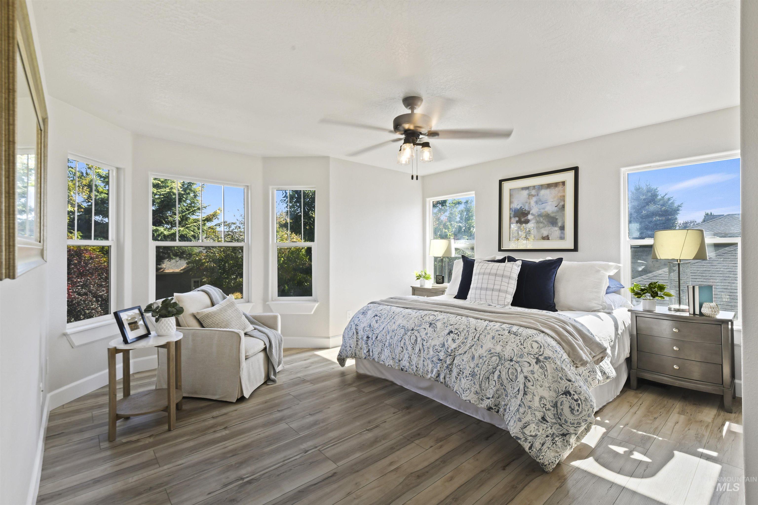 1363 E Village Green St