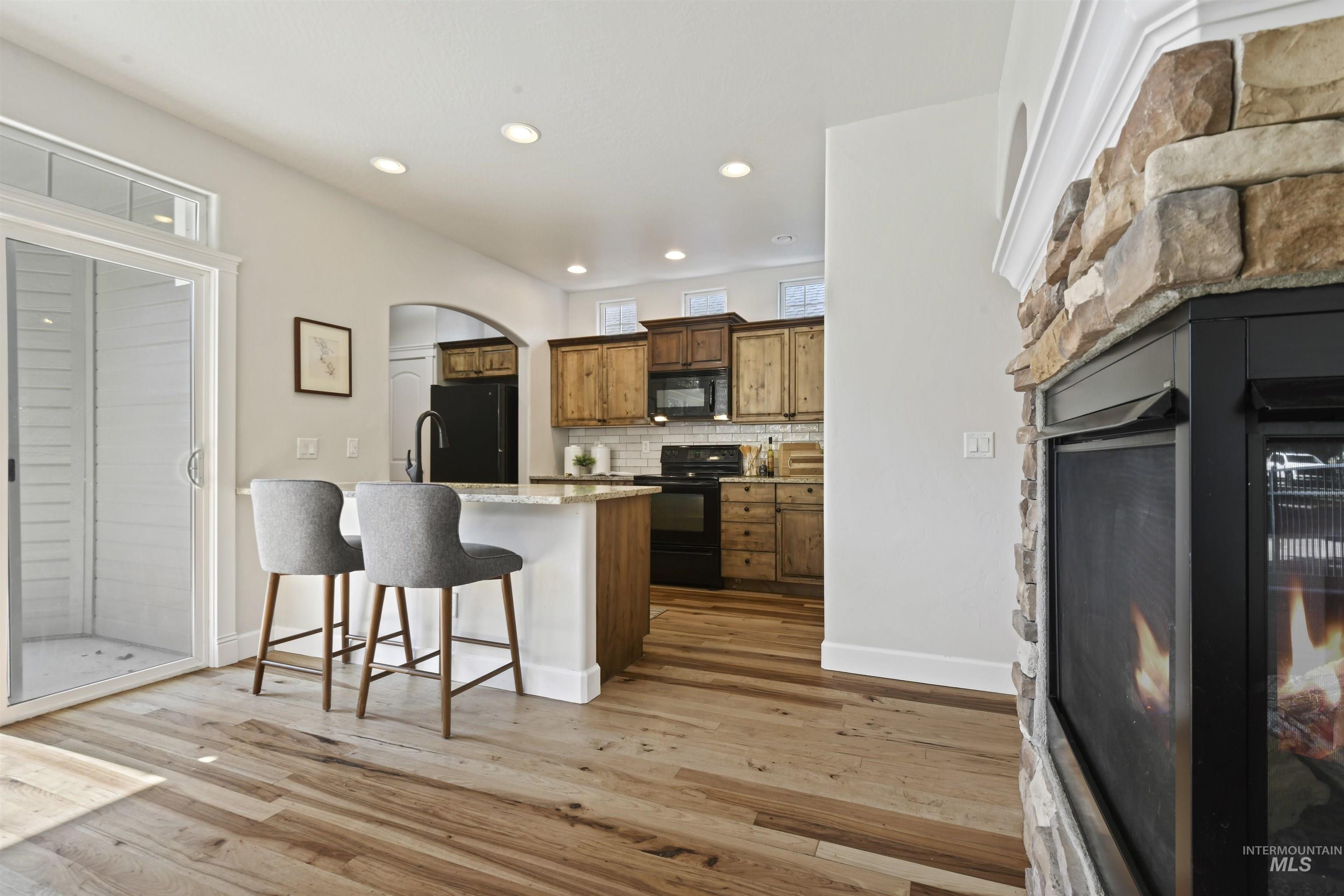 1363 E Village Green St