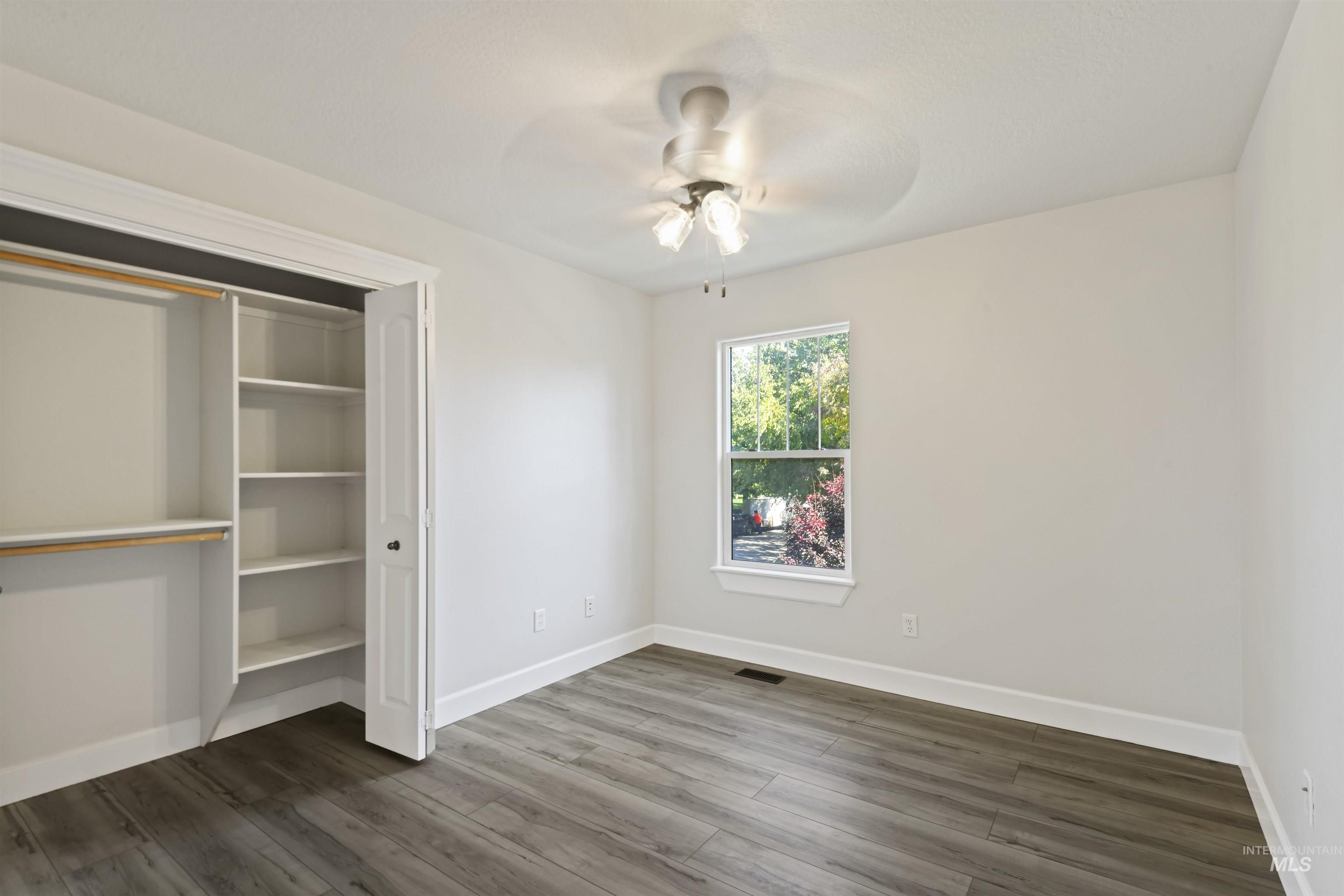 1363 E Village Green St