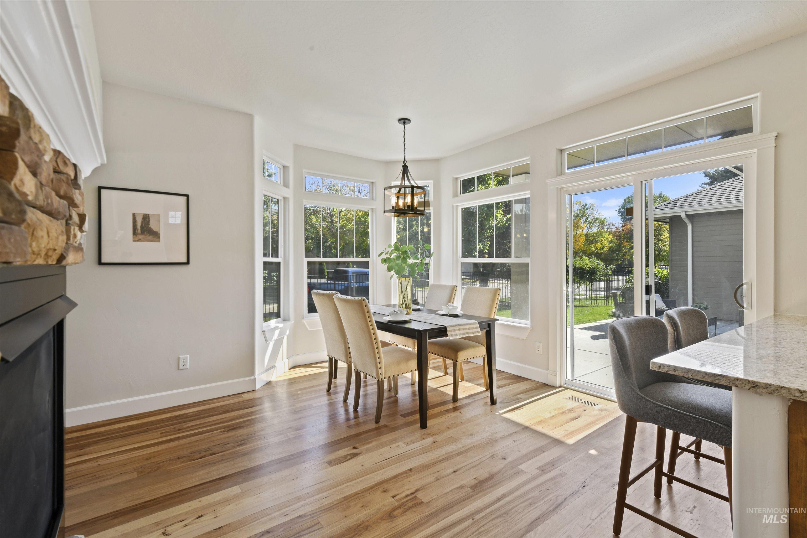 1363 E Village Green St