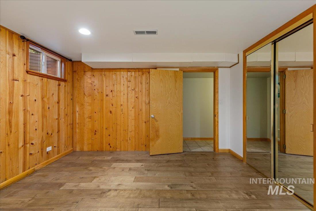 1923 E Bobs Drive