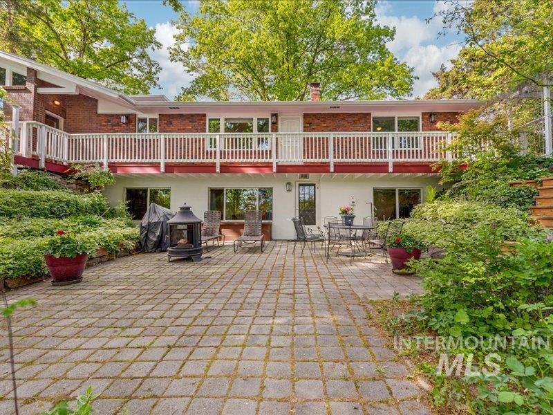 1923 E Bobs Drive