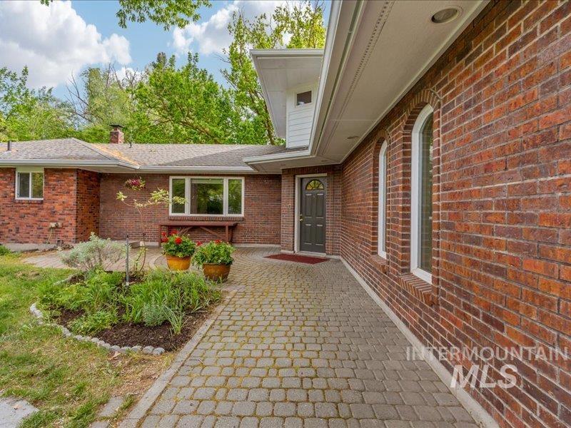 1923 E Bobs Drive