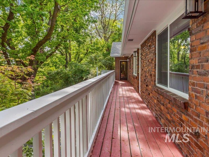 1923 E Bobs Drive