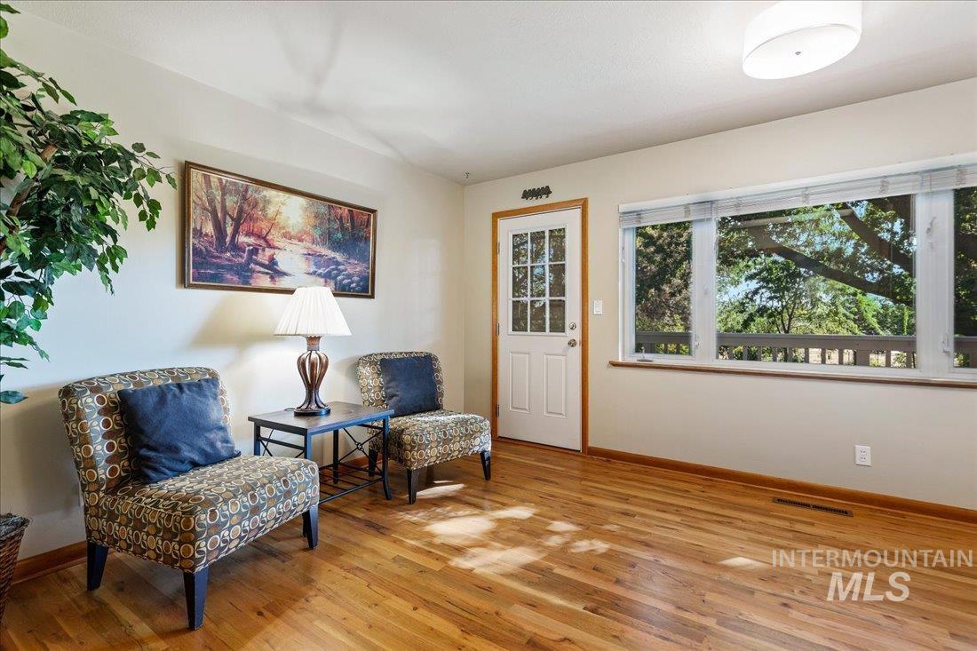 1923 E Bobs Drive