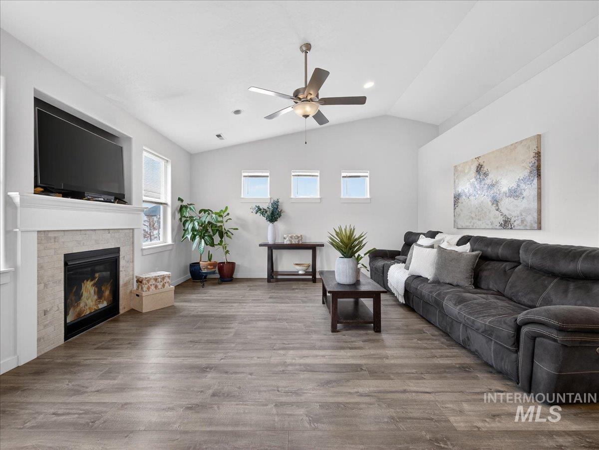 181 S Bing Court