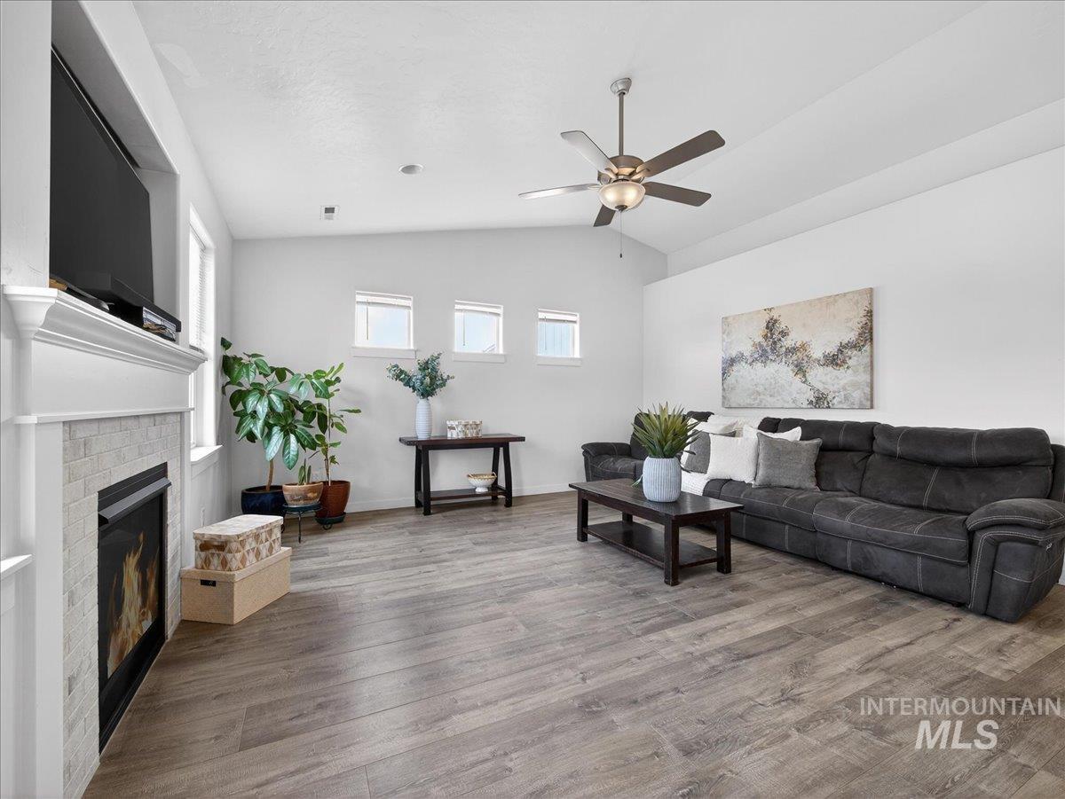 181 S Bing Court