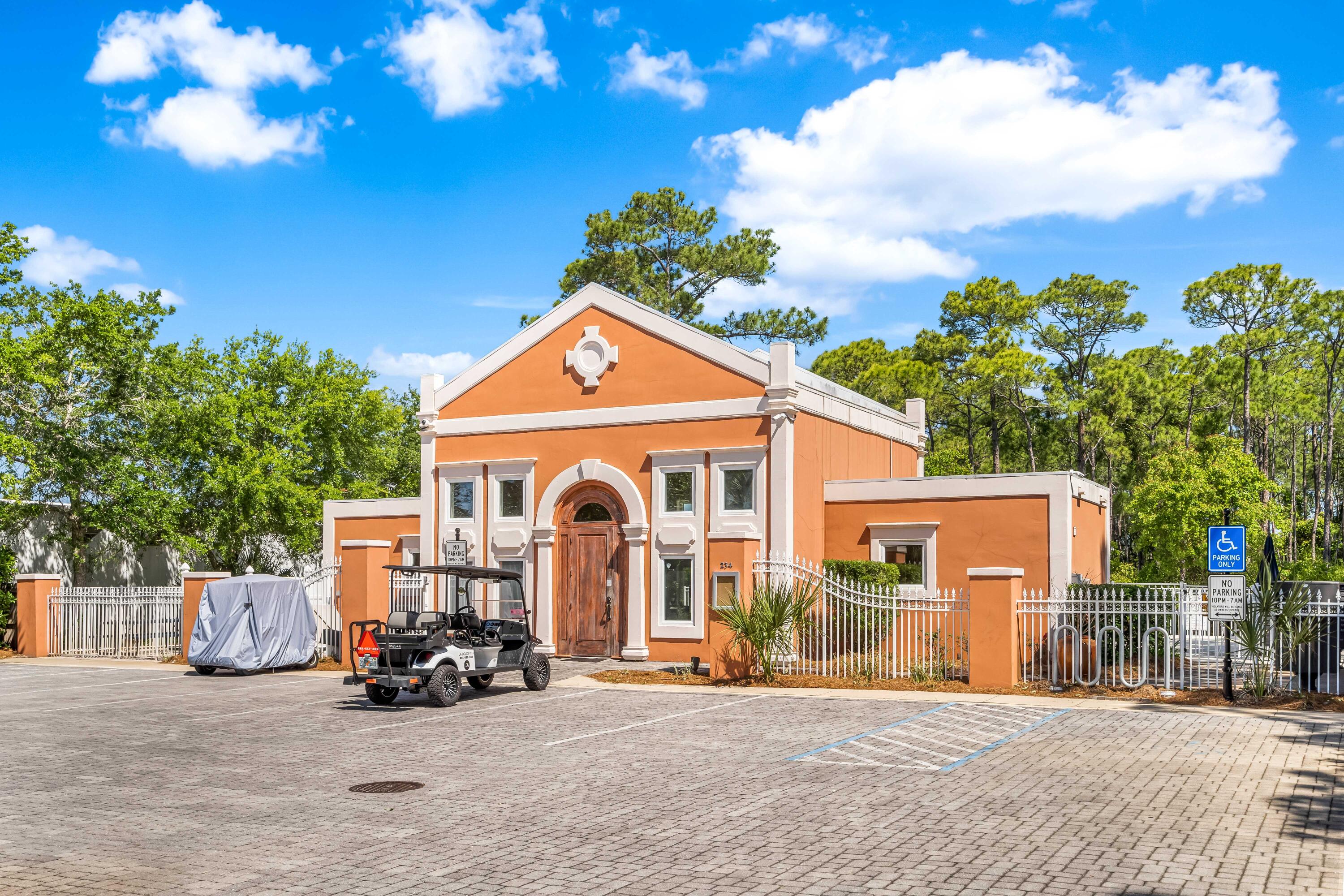 18 Lakeland Drive