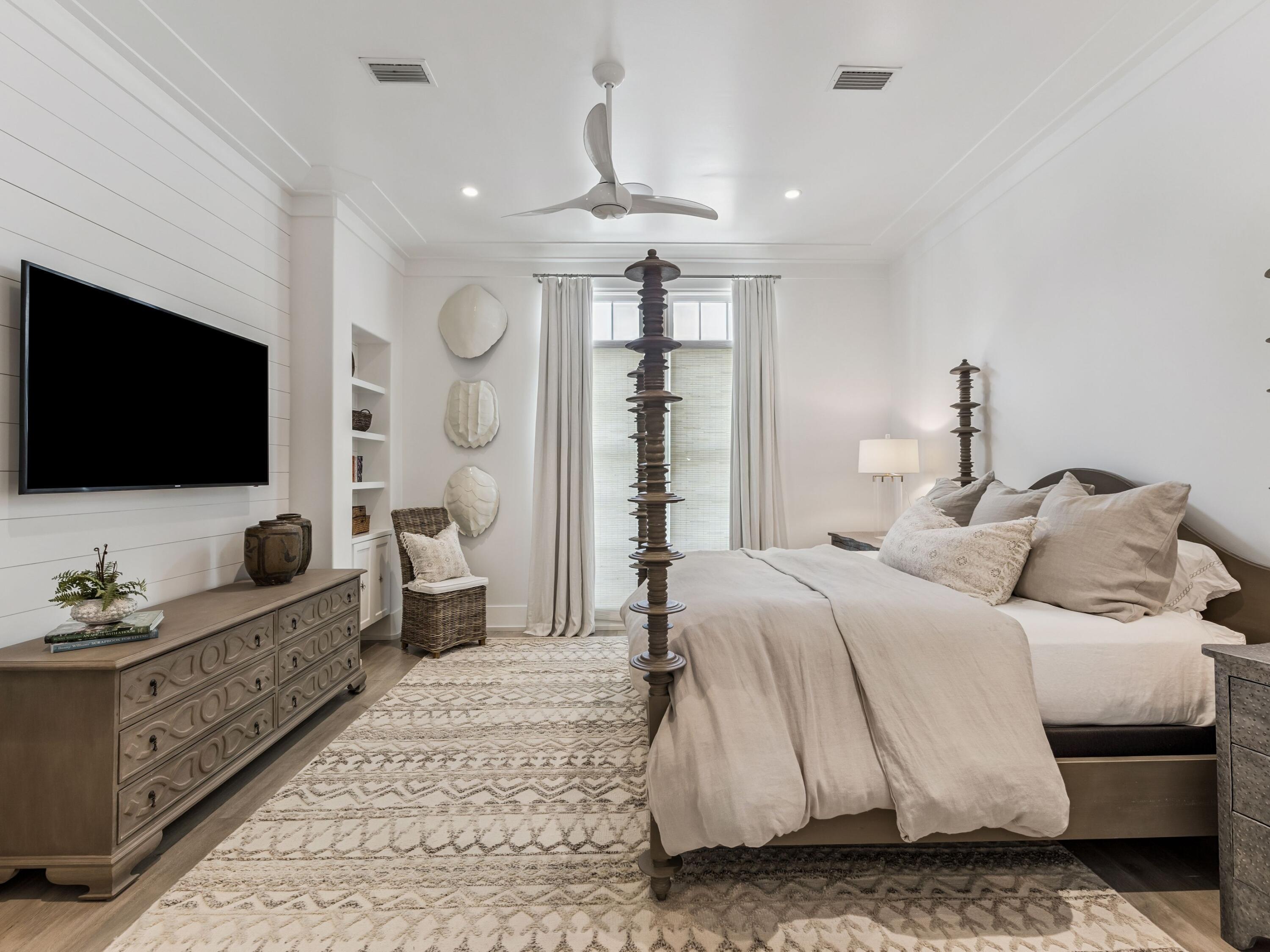 13 La Garza Ct