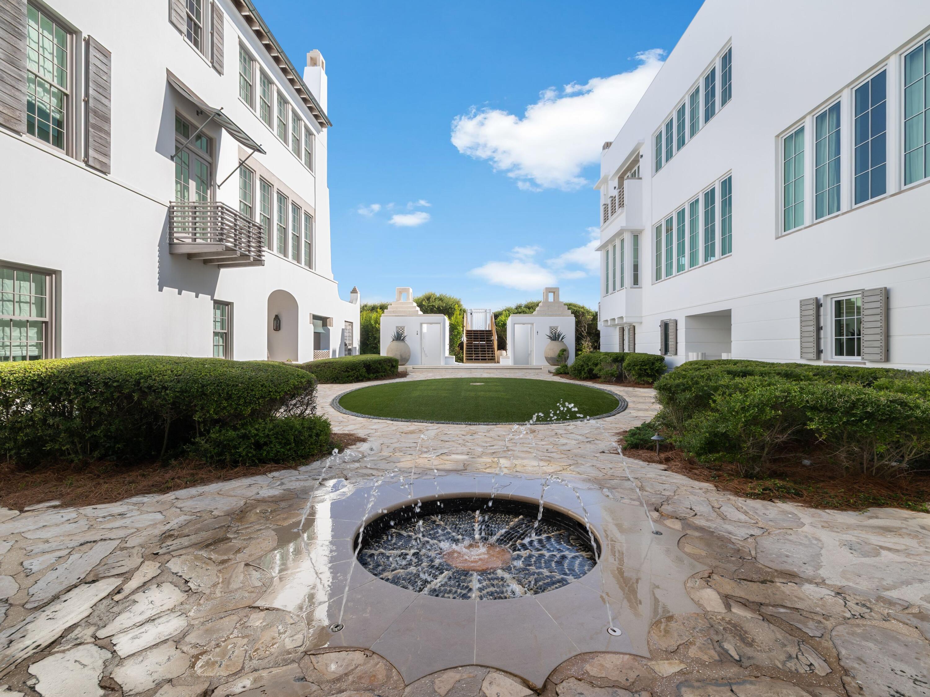 13 La Garza Ct
